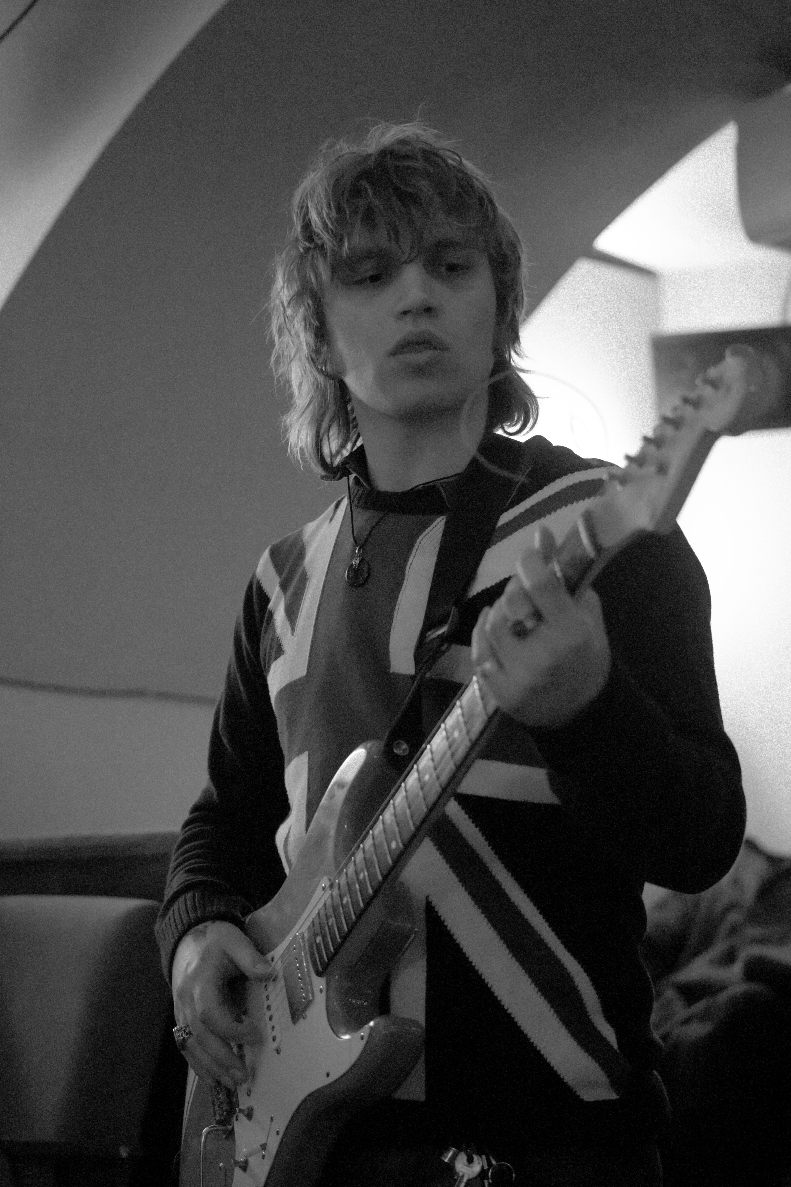 Видишь, я всё ещё здесь 🎛️. Миша Печёнкин | фотография