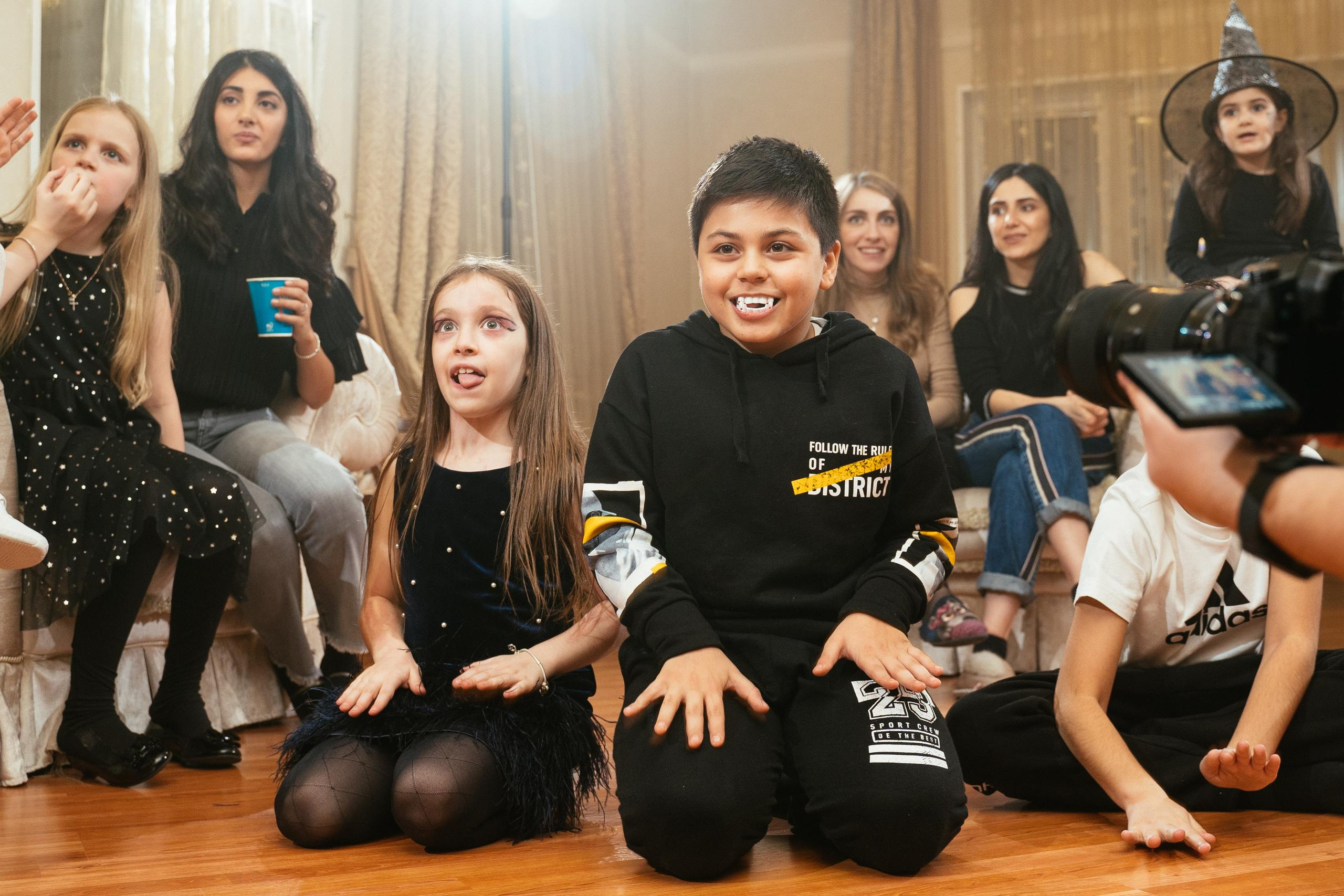 Хэллоуин и нащупай-шоу. Выпускные альбомы для детского сада и школы в Красноярске Мария Русяев