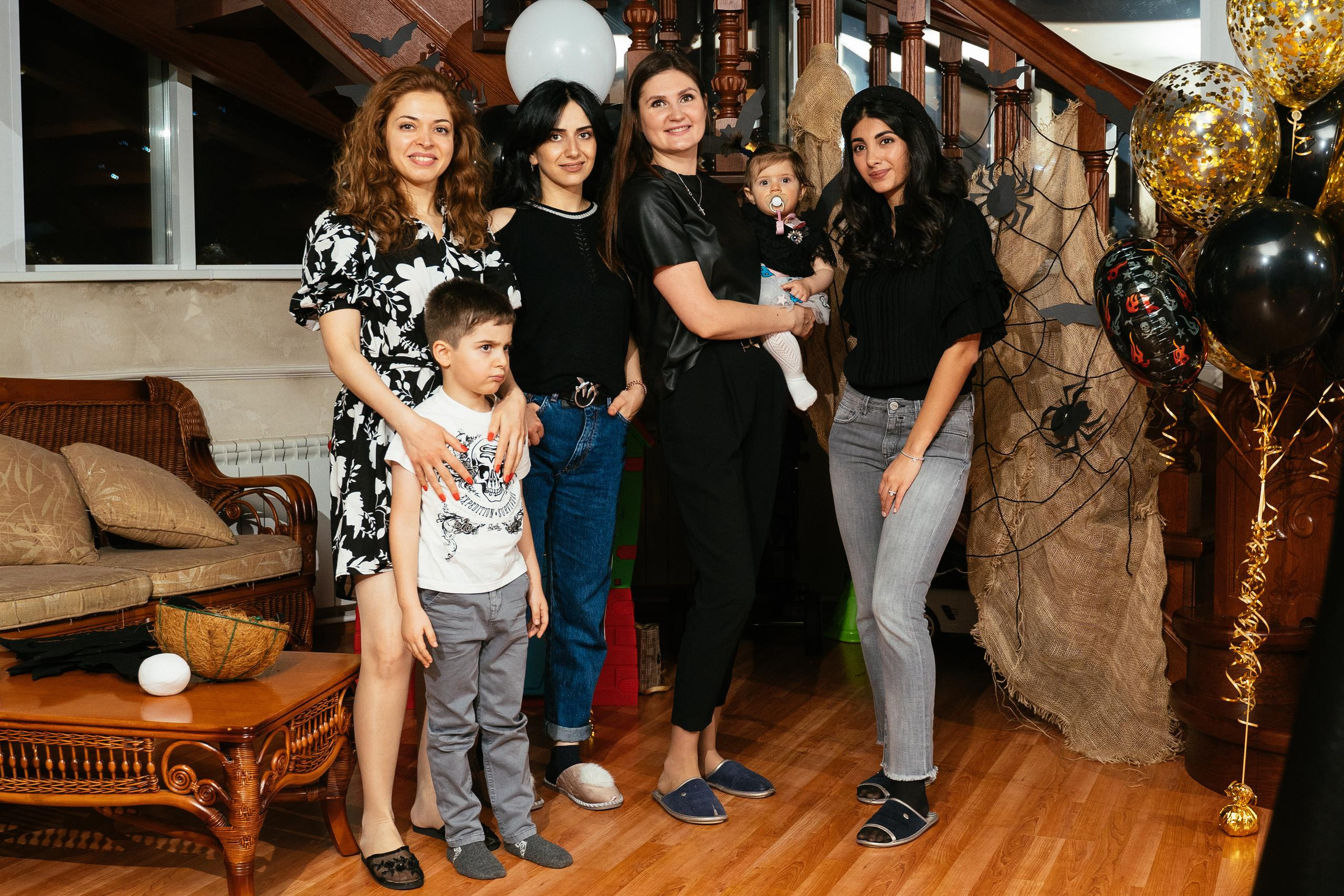 Хэллоуин и нащупай-шоу. Выпускные альбомы для детского сада и школы в Красноярске Мария Русяев