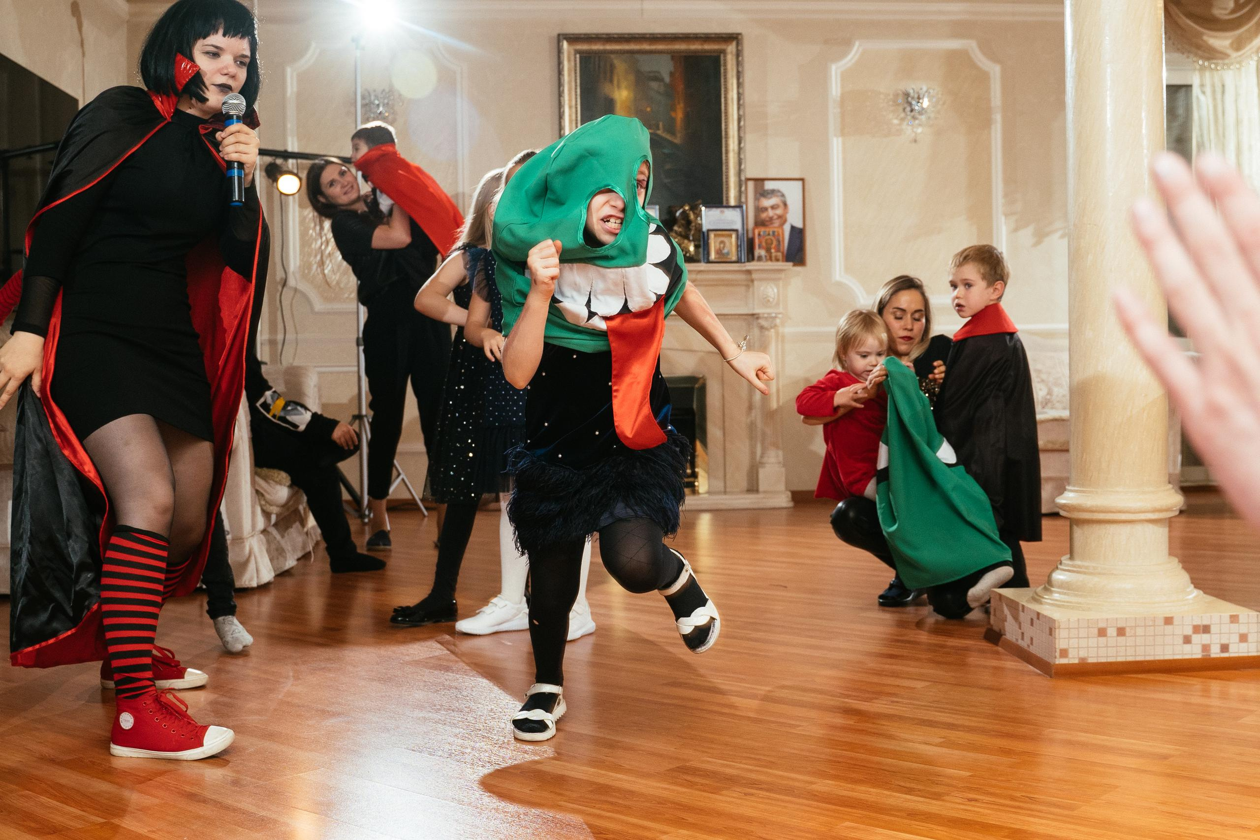 Хэллоуин и нащупай-шоу. Выпускные альбомы для детского сада и школы в Красноярске Мария Русяев