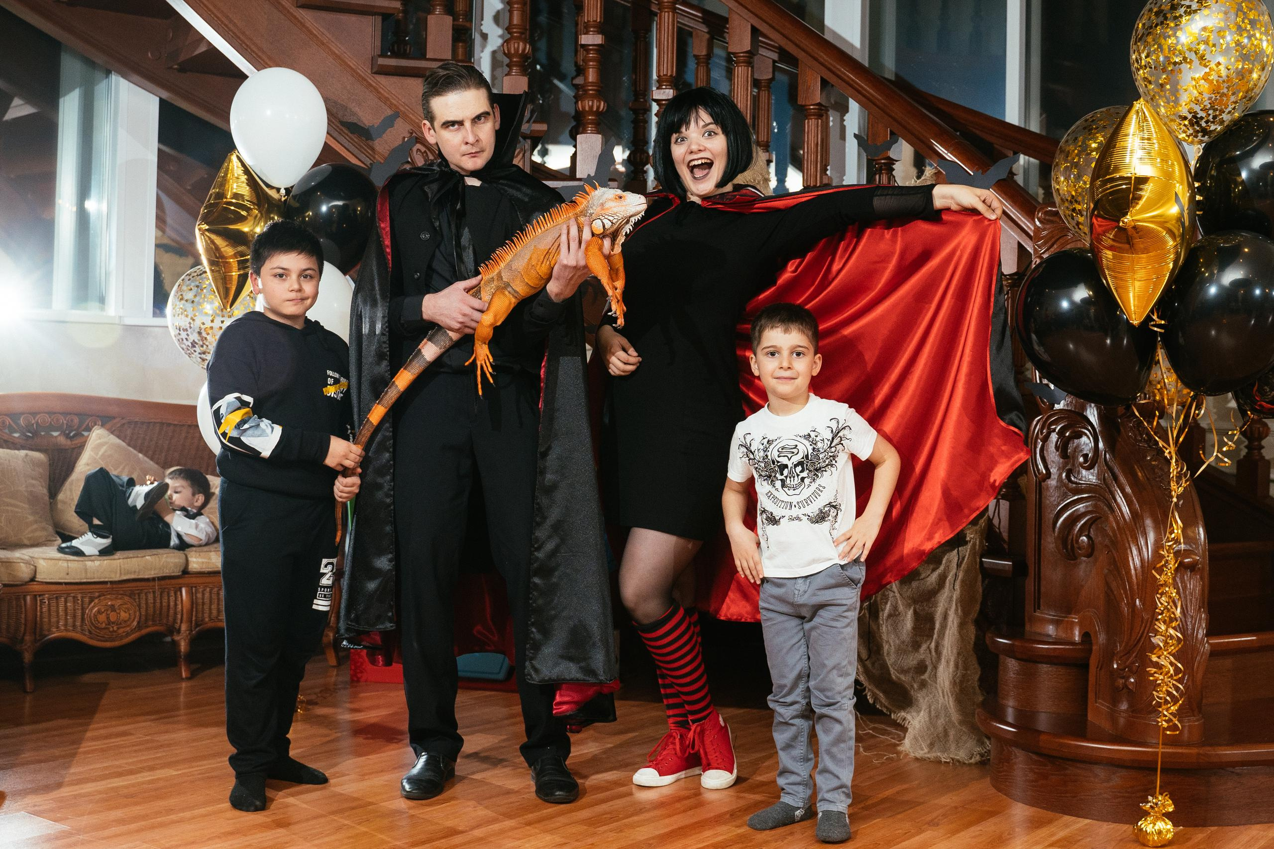 Хэллоуин и нащупай-шоу. Выпускные альбомы для детского сада и школы в Красноярске Мария Русяев