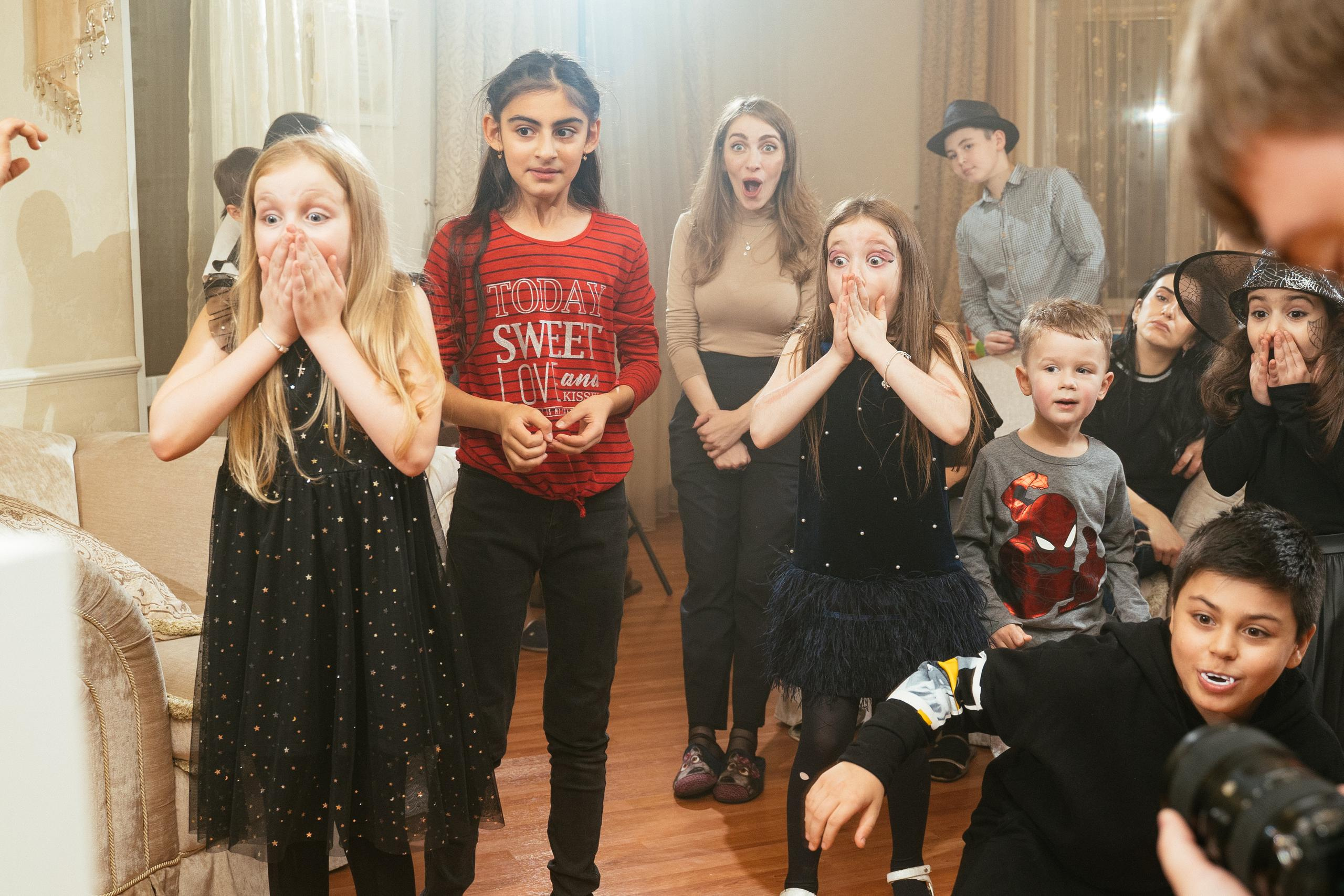 Хэллоуин и нащупай-шоу. Выпускные альбомы для детского сада и школы в Красноярске Мария Русяев