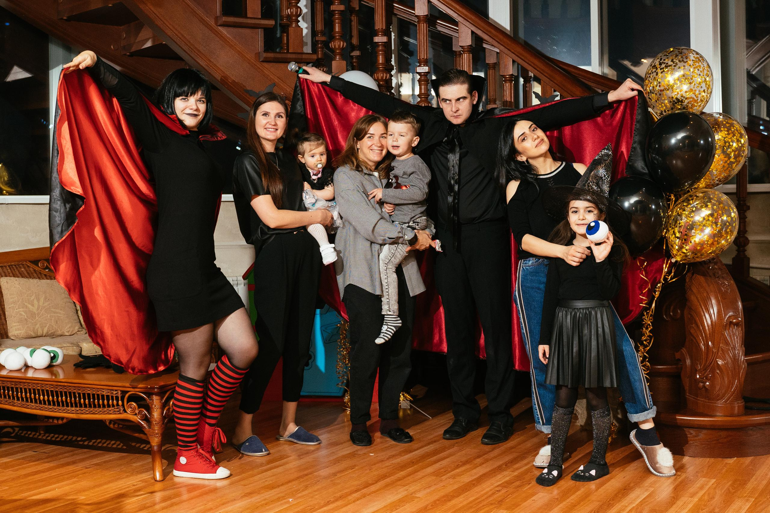 Хэллоуин и нащупай-шоу. Выпускные альбомы для детского сада и школы в Красноярске Мария Русяев