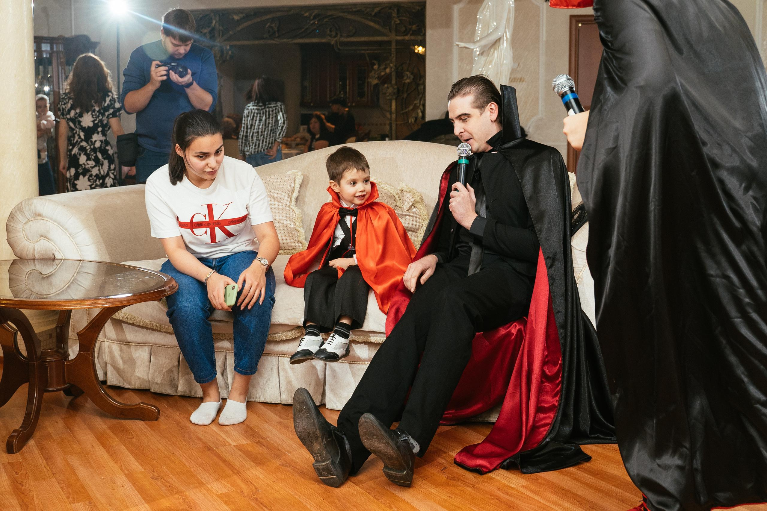 Хэллоуин и нащупай-шоу. Выпускные альбомы для детского сада и школы в Красноярске Мария Русяев