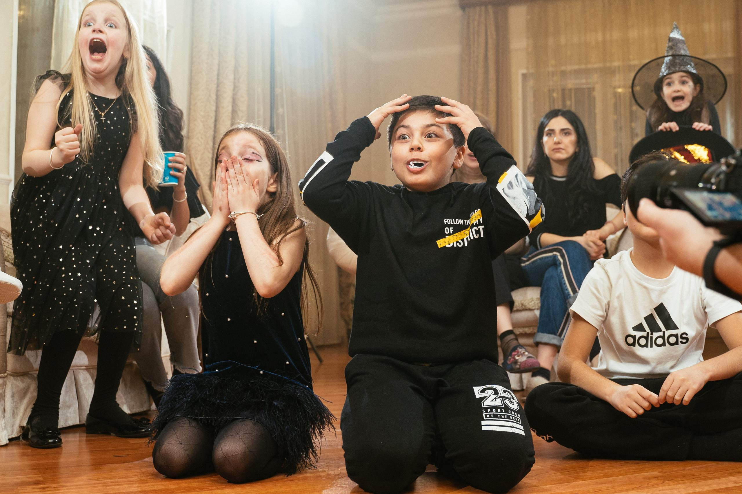 Хэллоуин и нащупай-шоу. Выпускные альбомы для детского сада и школы в Красноярске Мария Русяев