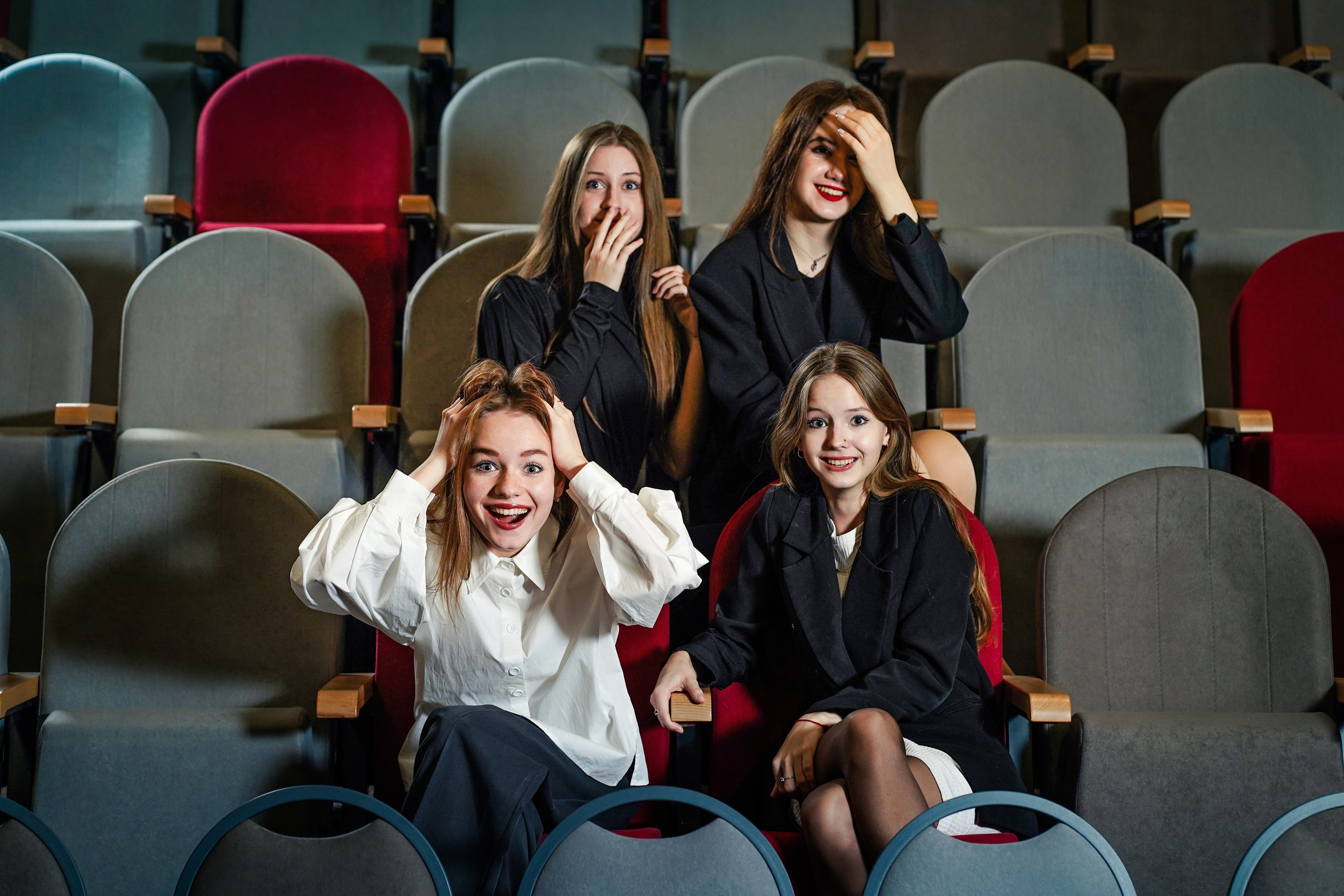 Гимназия № 40, 9 класс. Семейный и портретный фотограф в Екатеринбурге Анна Лобанова