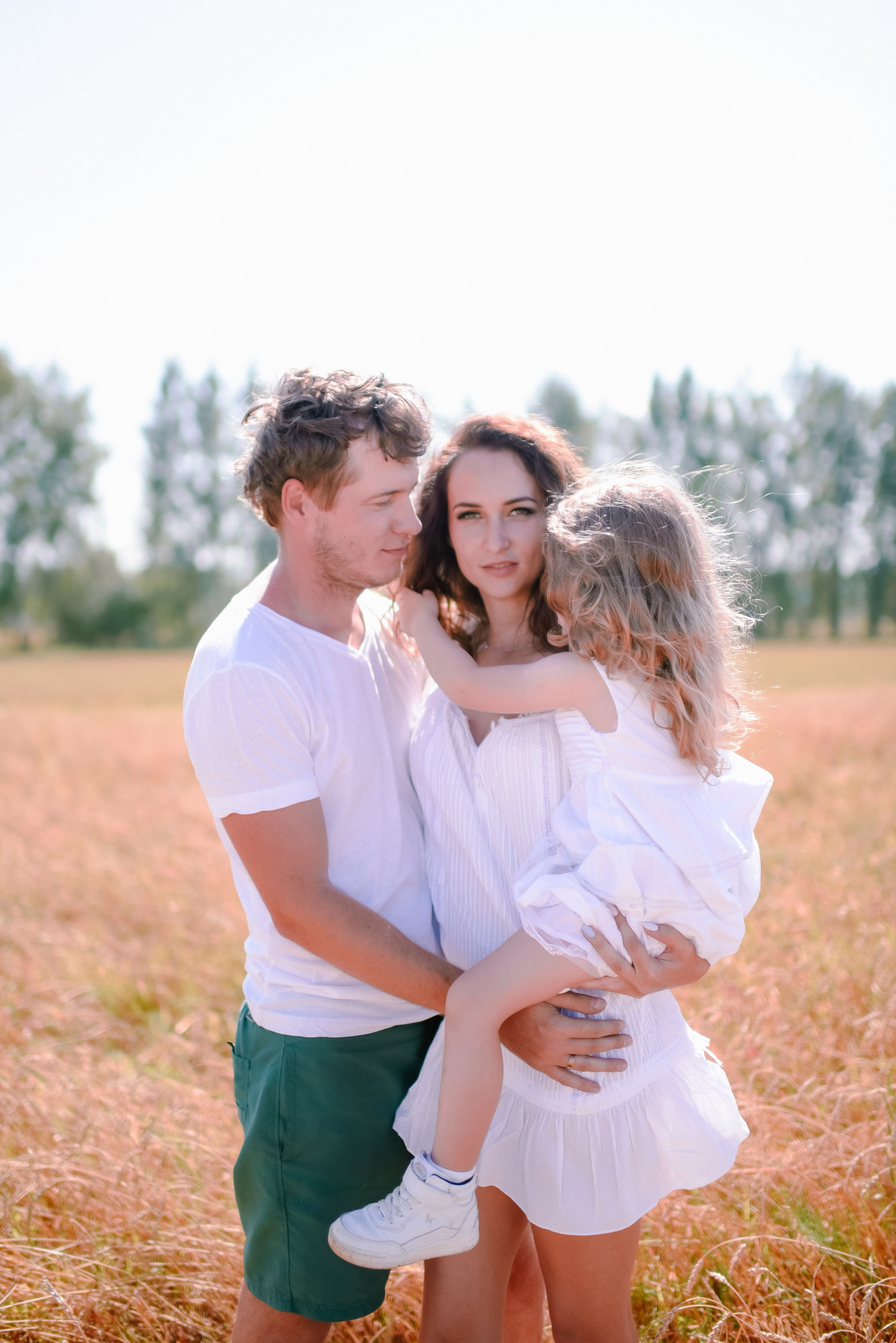 Евгений, Оля и Мия. Универсальный фотограф и видеограф