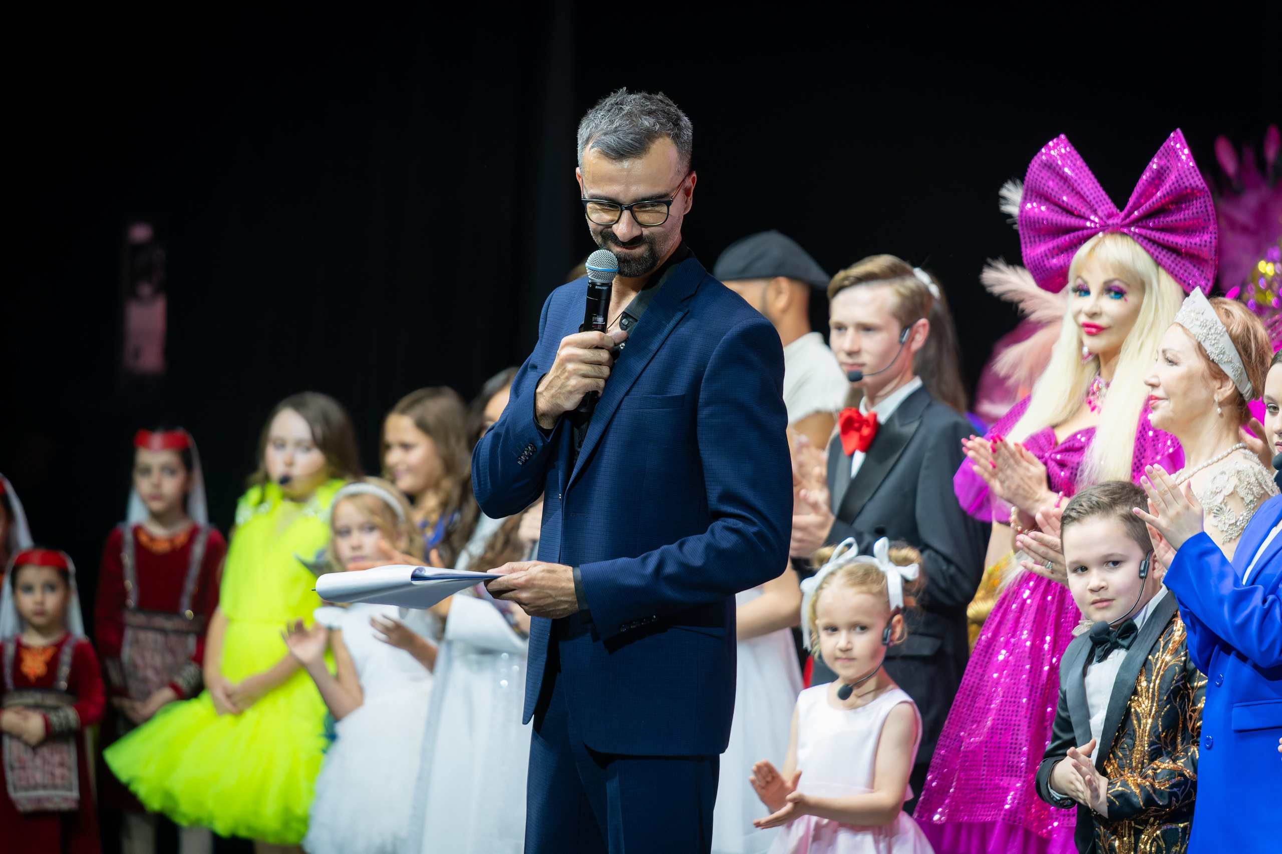 сцена окружной общественный центре имени Моссовета