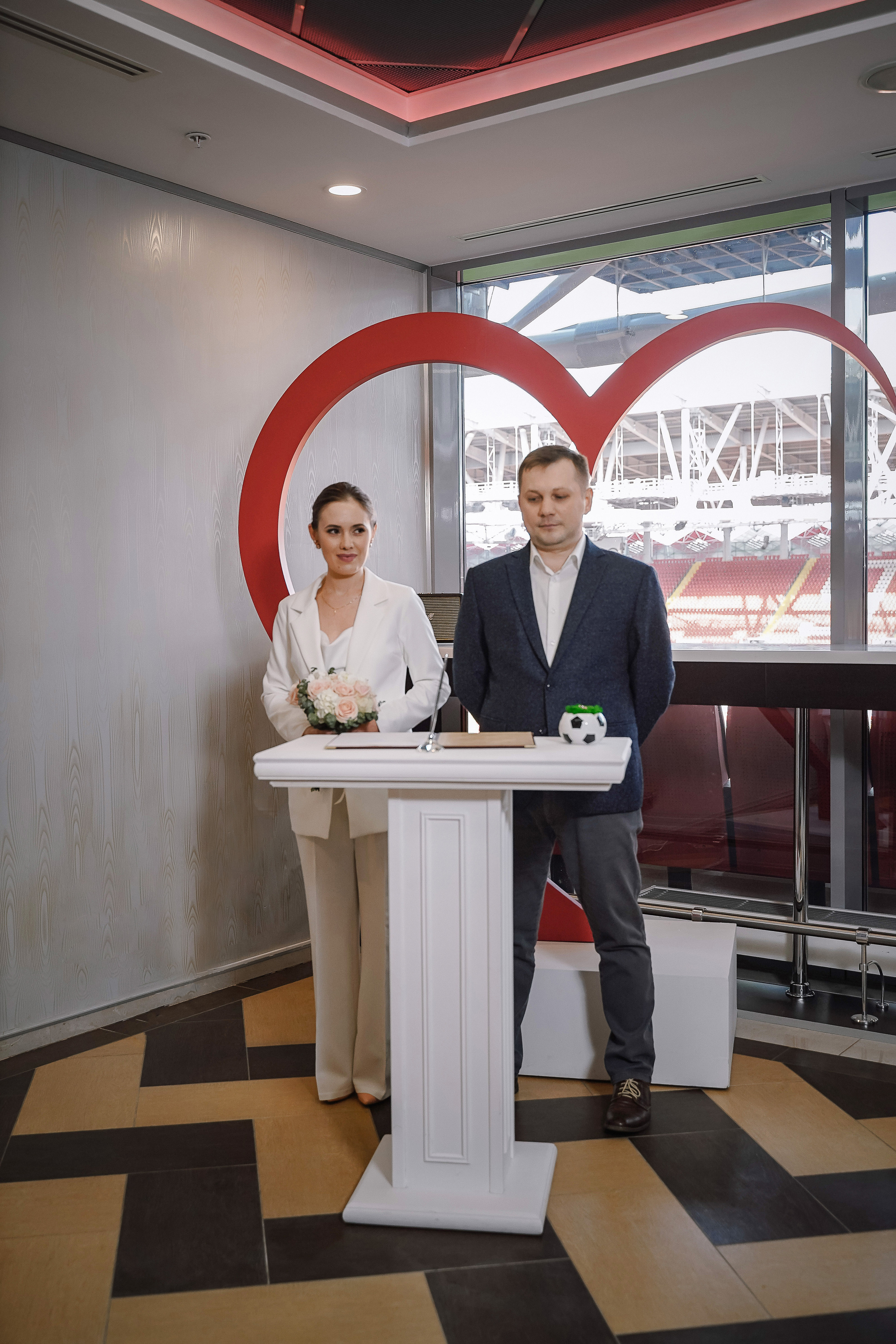 Свадебная фотосессия на стадионе Спартак Тушино