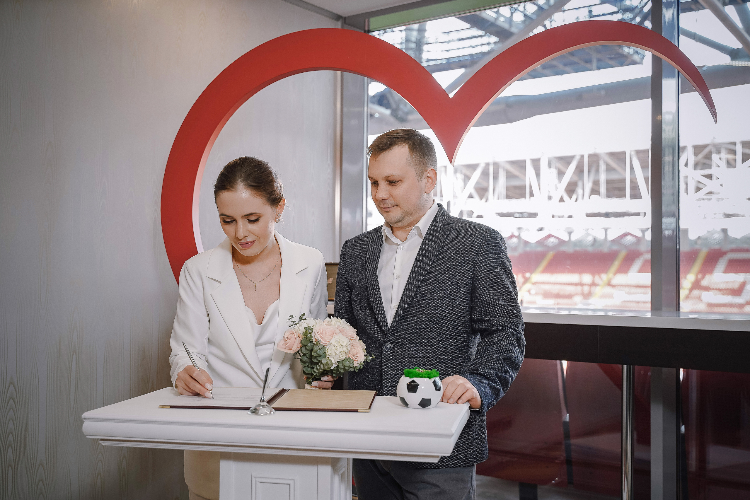 Свадебная фотосессия на стадионе Спартак Тушино