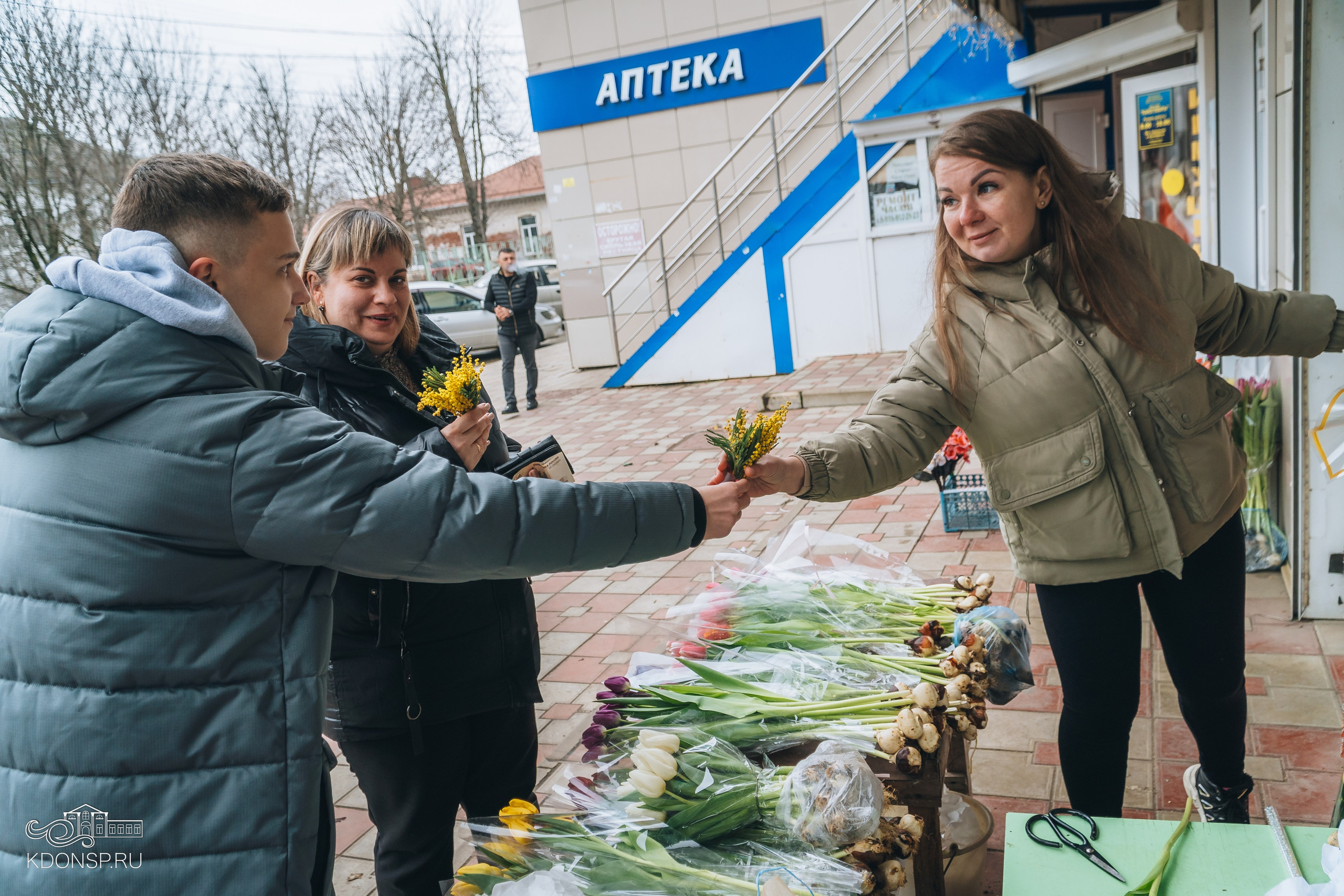 Поздравление от волонтёров станицы. Новотитаровский Дом культуры