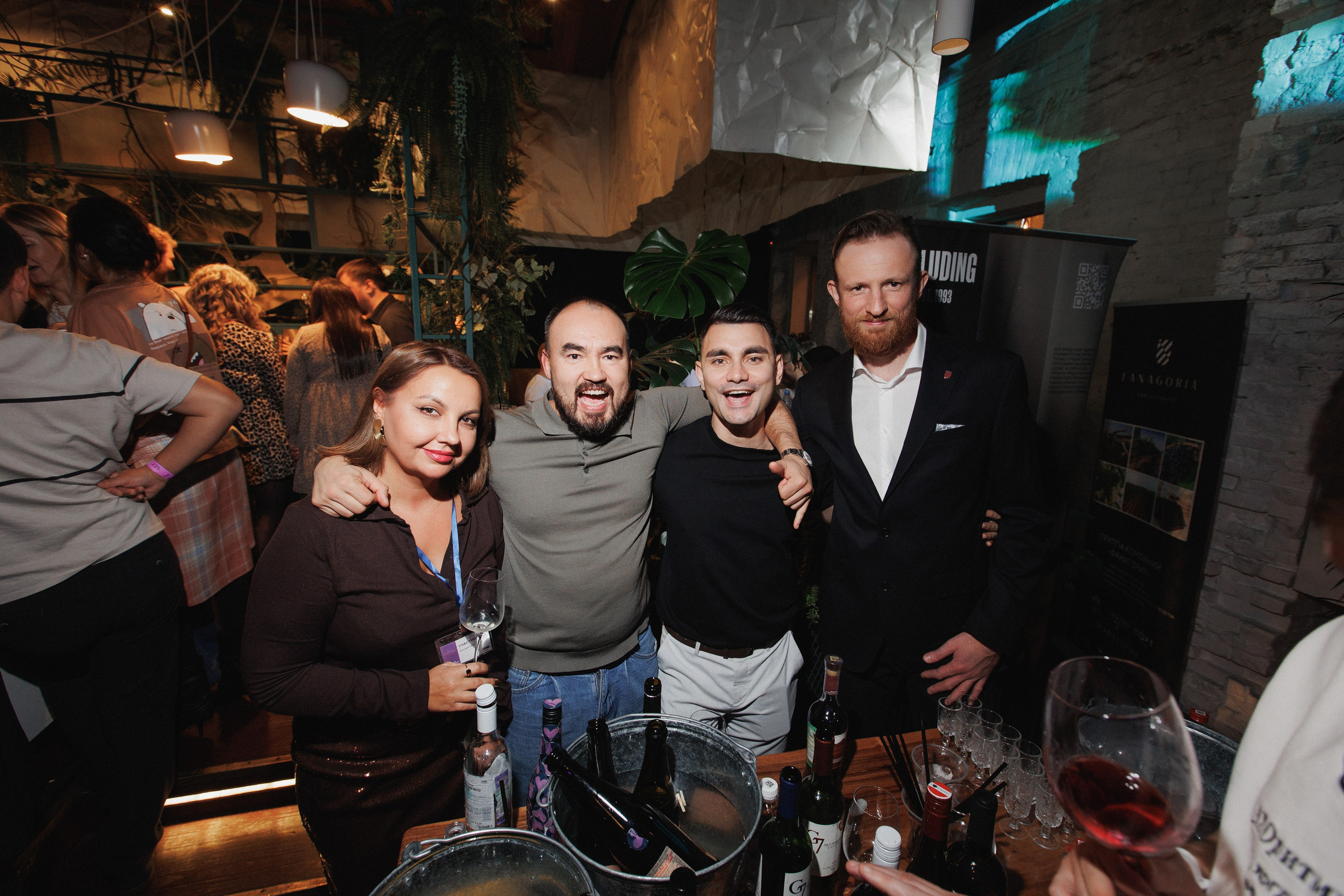 ВИННЫЙ ФЕСТИВАЛЬ. СВОИ. ФОТООТЧЕТЫ-СОБЫТИЯ-МЕСТА