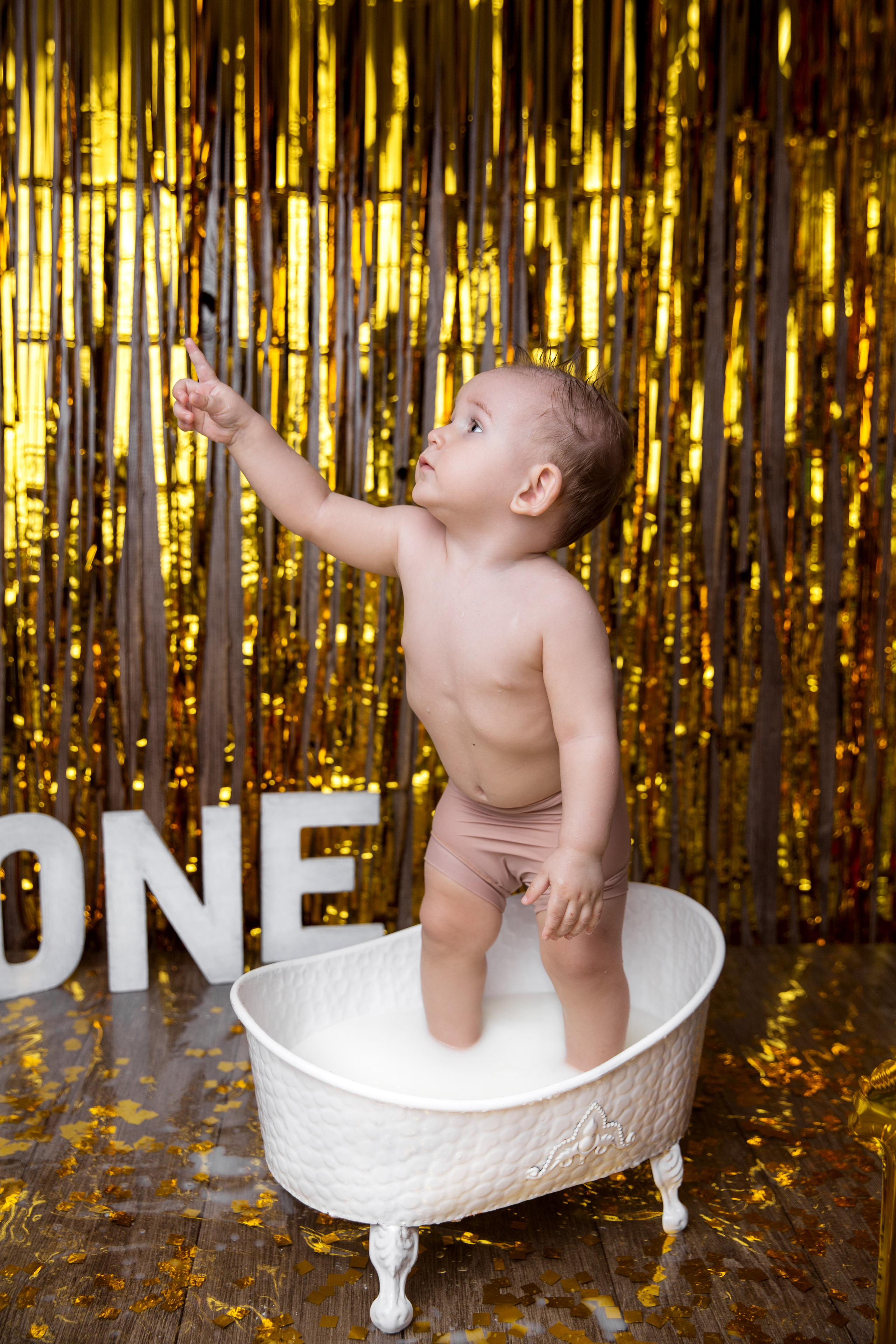 Фотосессия ГОДОВАСИЕ. Фотограф новорожденных, детей до года и беременных в Симферополе