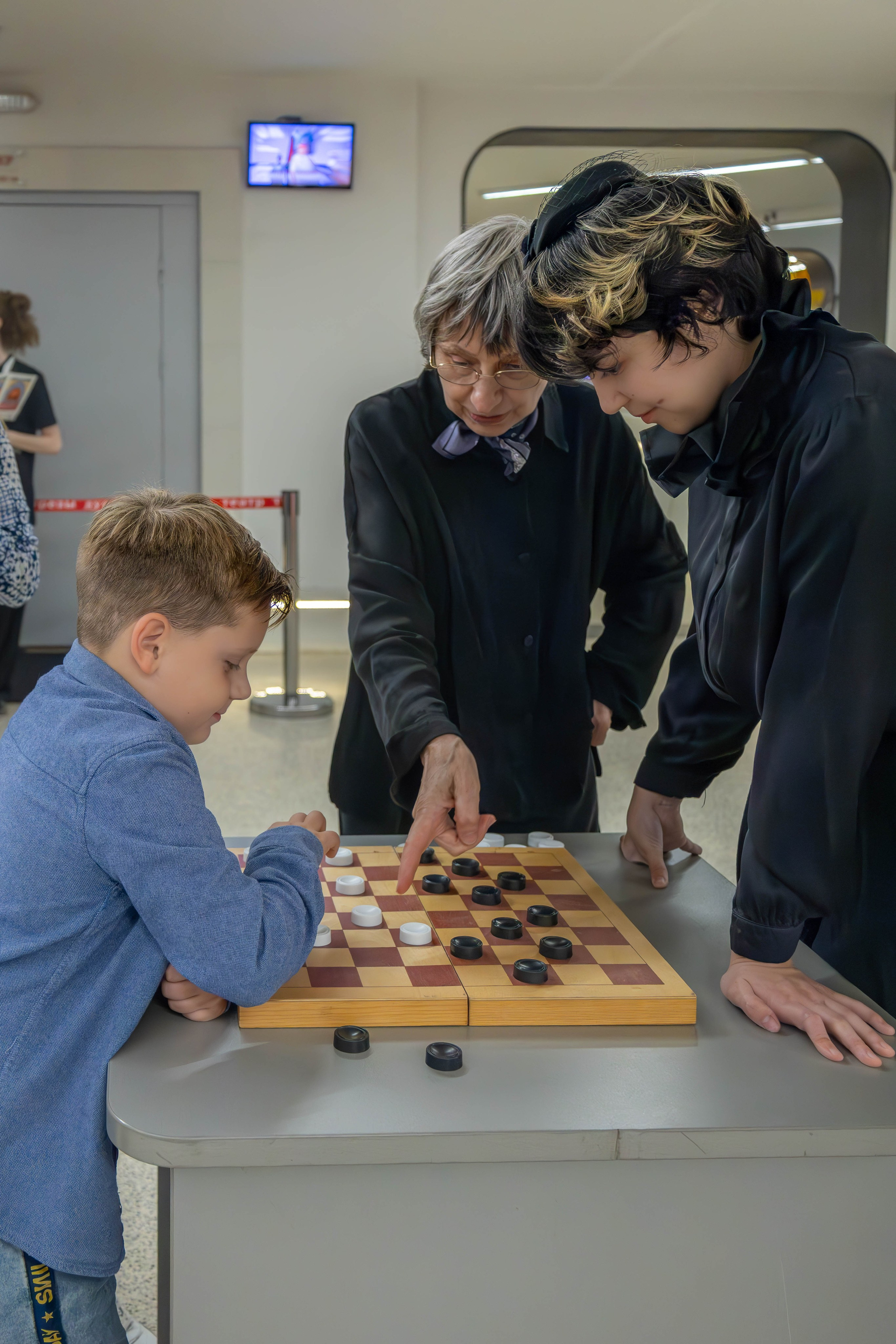 Спектакль «Далеко-далеко на Востоке» в театре Терезы Дуровой