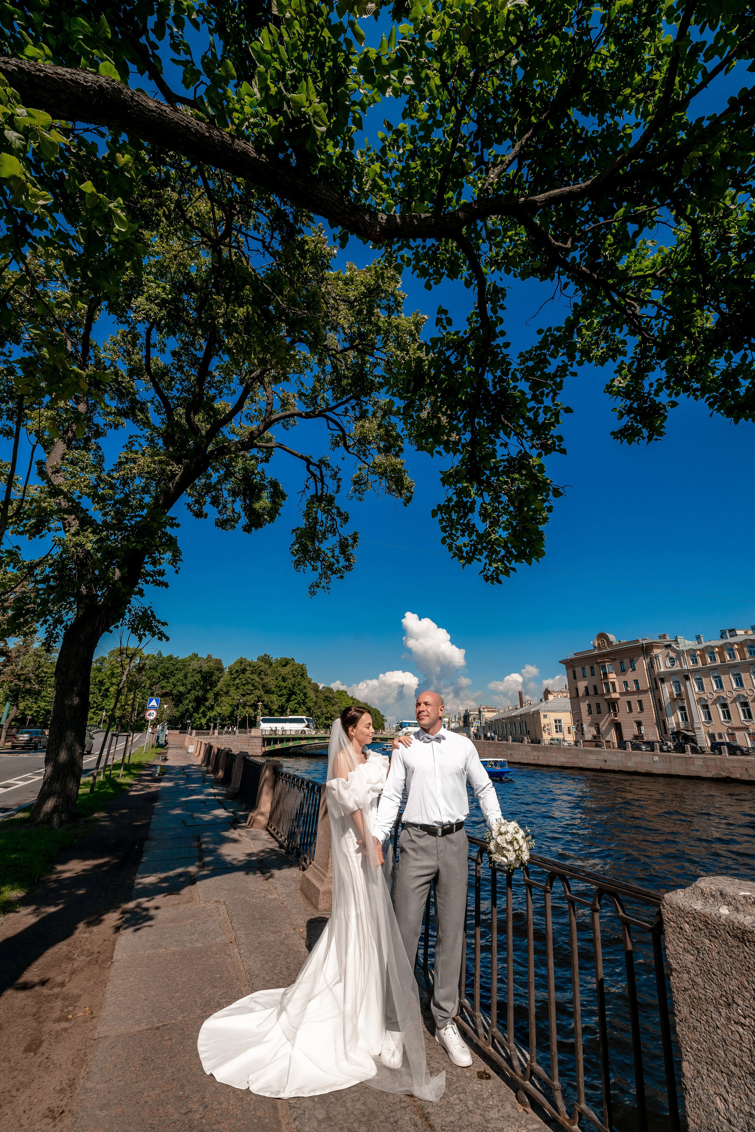 Летняя свадьба В Санкт-Петербурге и красивой выездной регистрацией Даши и Саши. Воздушная свадебная фотосессия в Петербурге. Портретный, семейный и свадебный фотограф в Санкт-Петербурге и в Пушкине Ширяев Денис