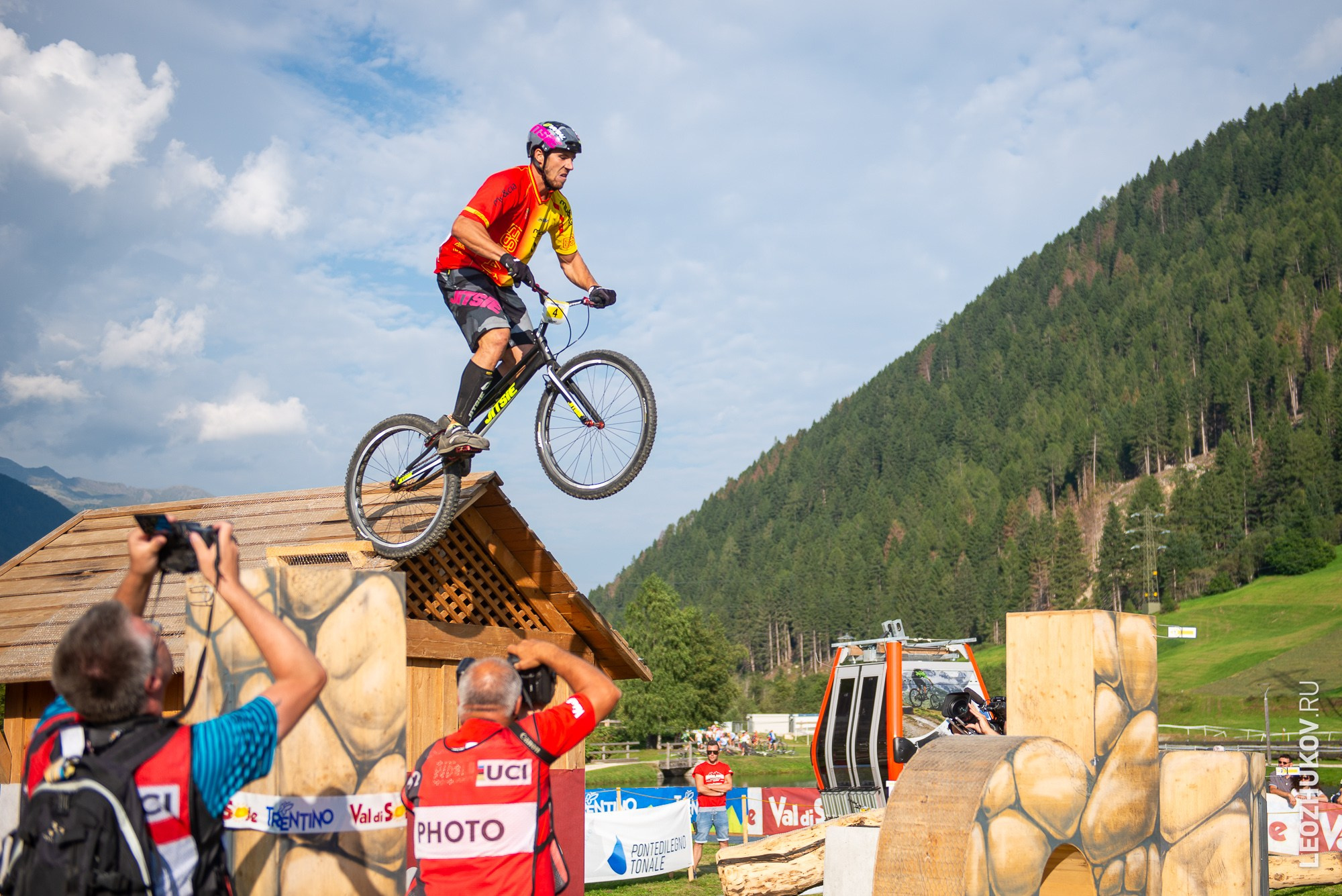UCI Trials World Championships 2016 — finals. Sports photographer Leonid Zhukov