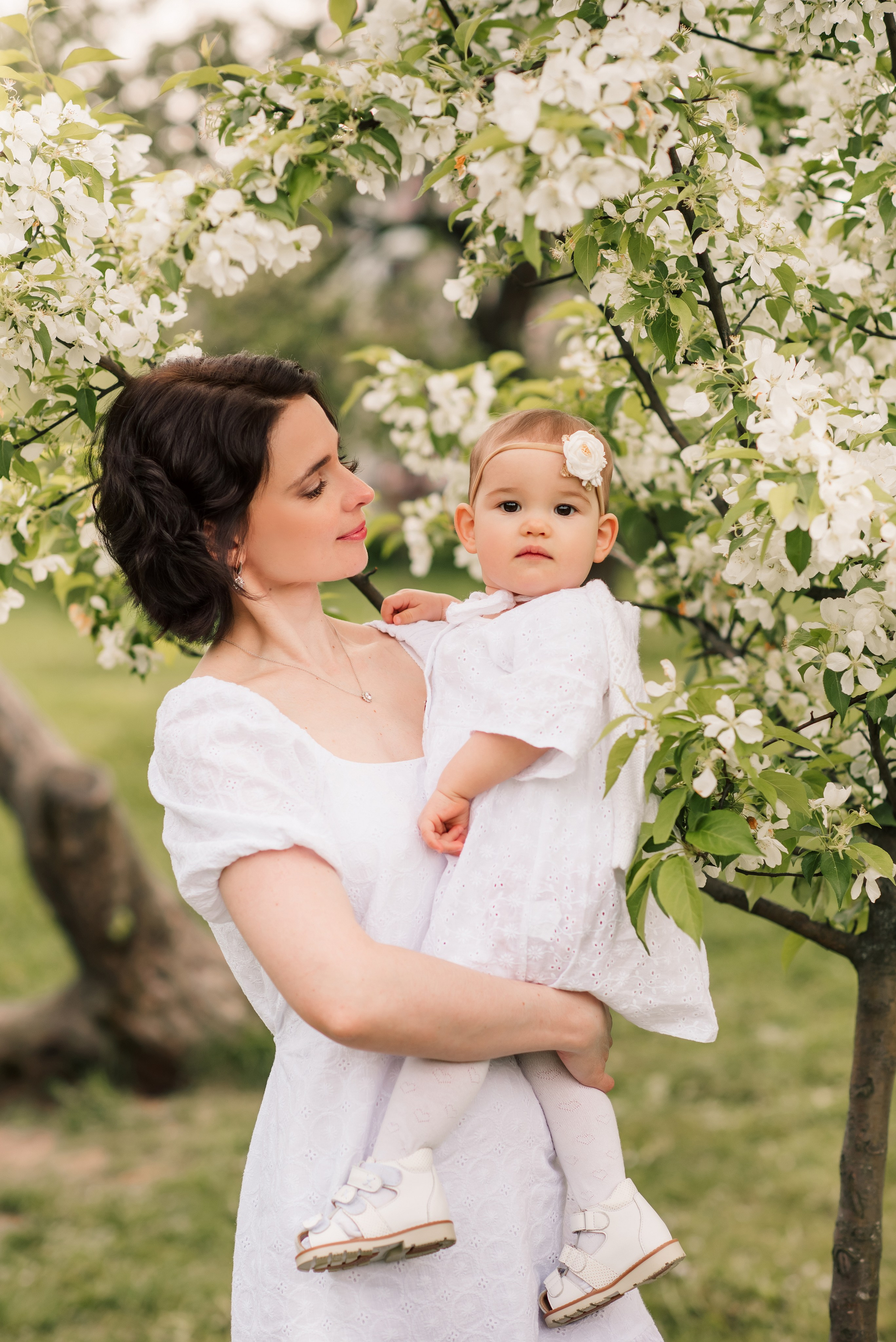 Фотосессия в яблонях в СПб, Фотосессия в цветении СПб. Семейный и Свадебный фотограф. Санкт-Петербург. Пушкин