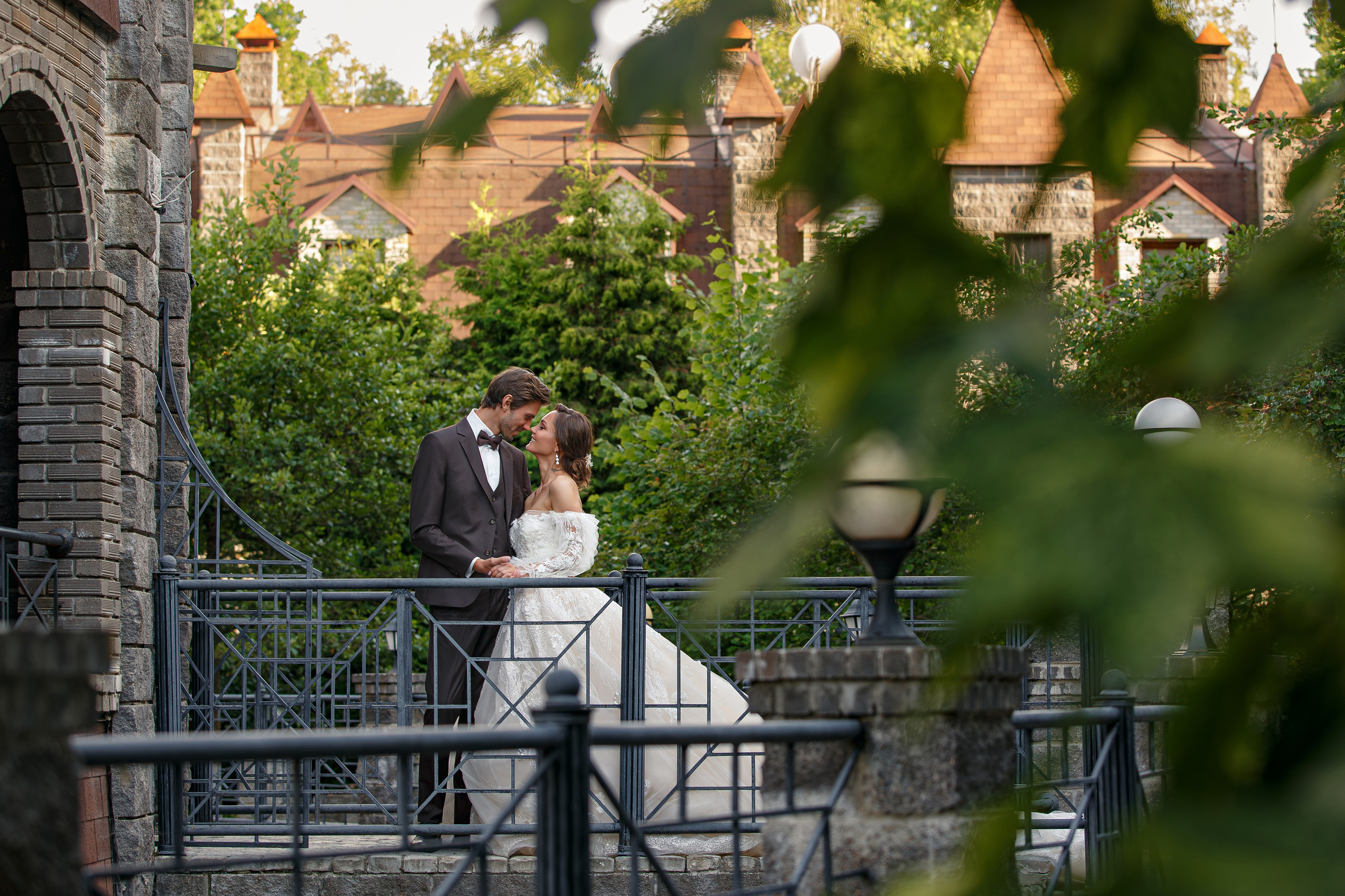Свадебная фотосессия в парк отеле Немчиновка. Свадебный фотограф Москва и МО Сергей Киржаев
