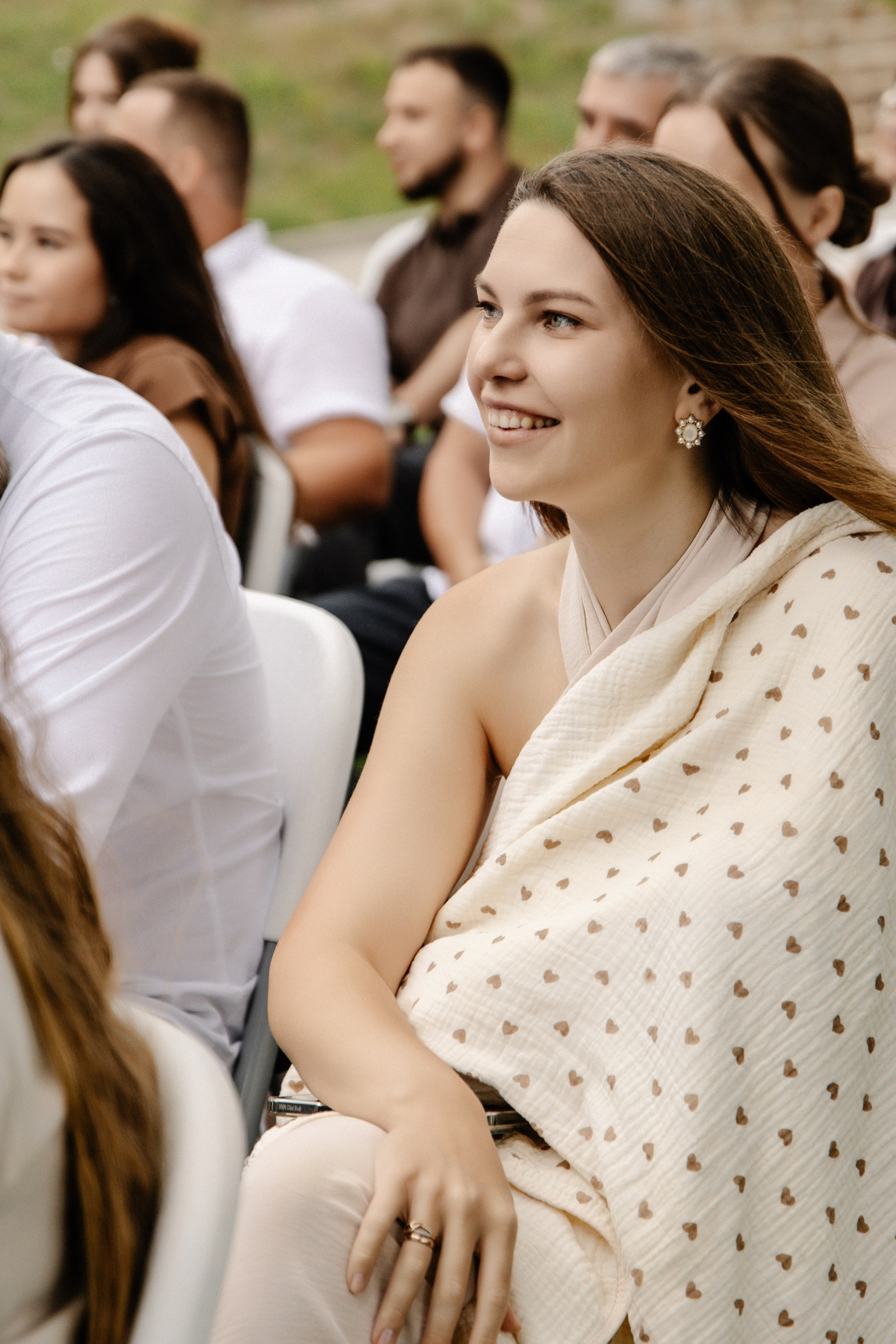 Я создаю профессиональные фотографии, которые сохраняют эмоции, детали и атмосферу вашего праздника. Свадебный фотограф во Владивостоке