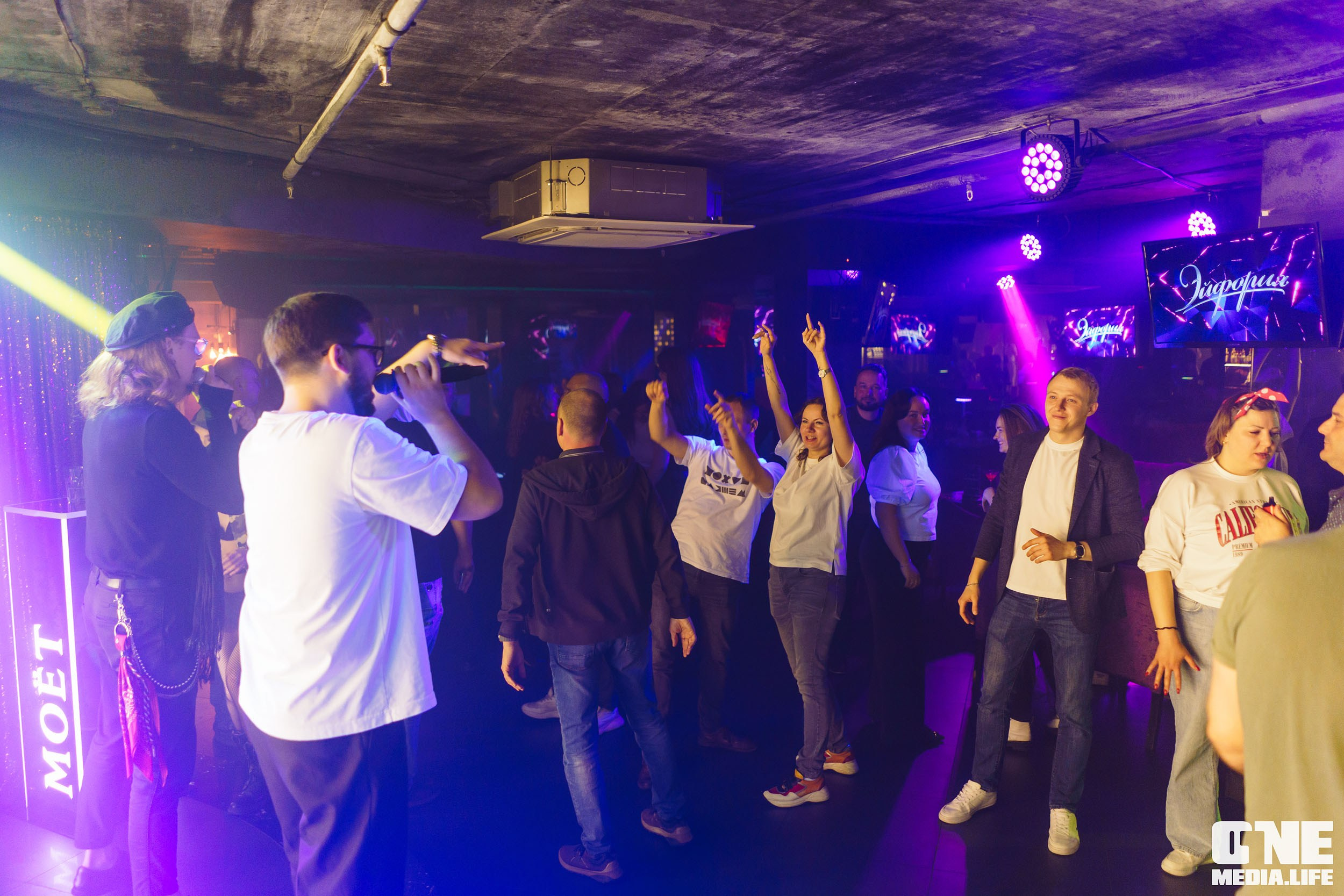 Фоторепортаж из караоке-клуба Эйфория. One Media Life: фоторепортажи, фотоотчеты с мероприятий и заведений