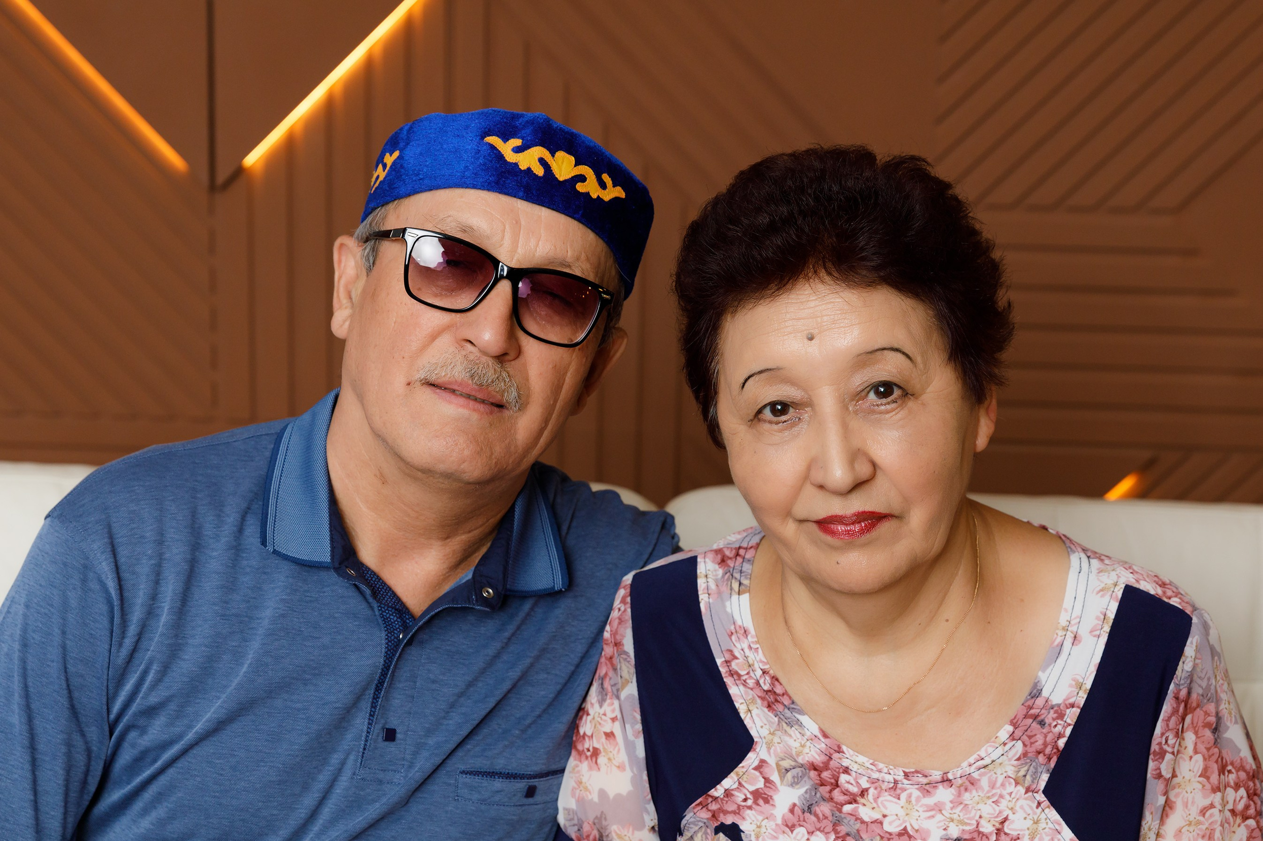 Семейная фотосессия в студии. Фотограф Анна Телекаева, выпускные альбомы, семейные и репортажные съемки в Омске