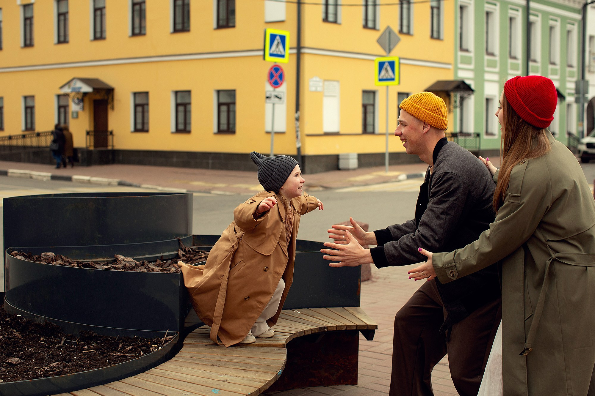 Яркая городская фотопрогулка семьи в ожидании второго малыша. Tatyana Nadezhdina Family photographer