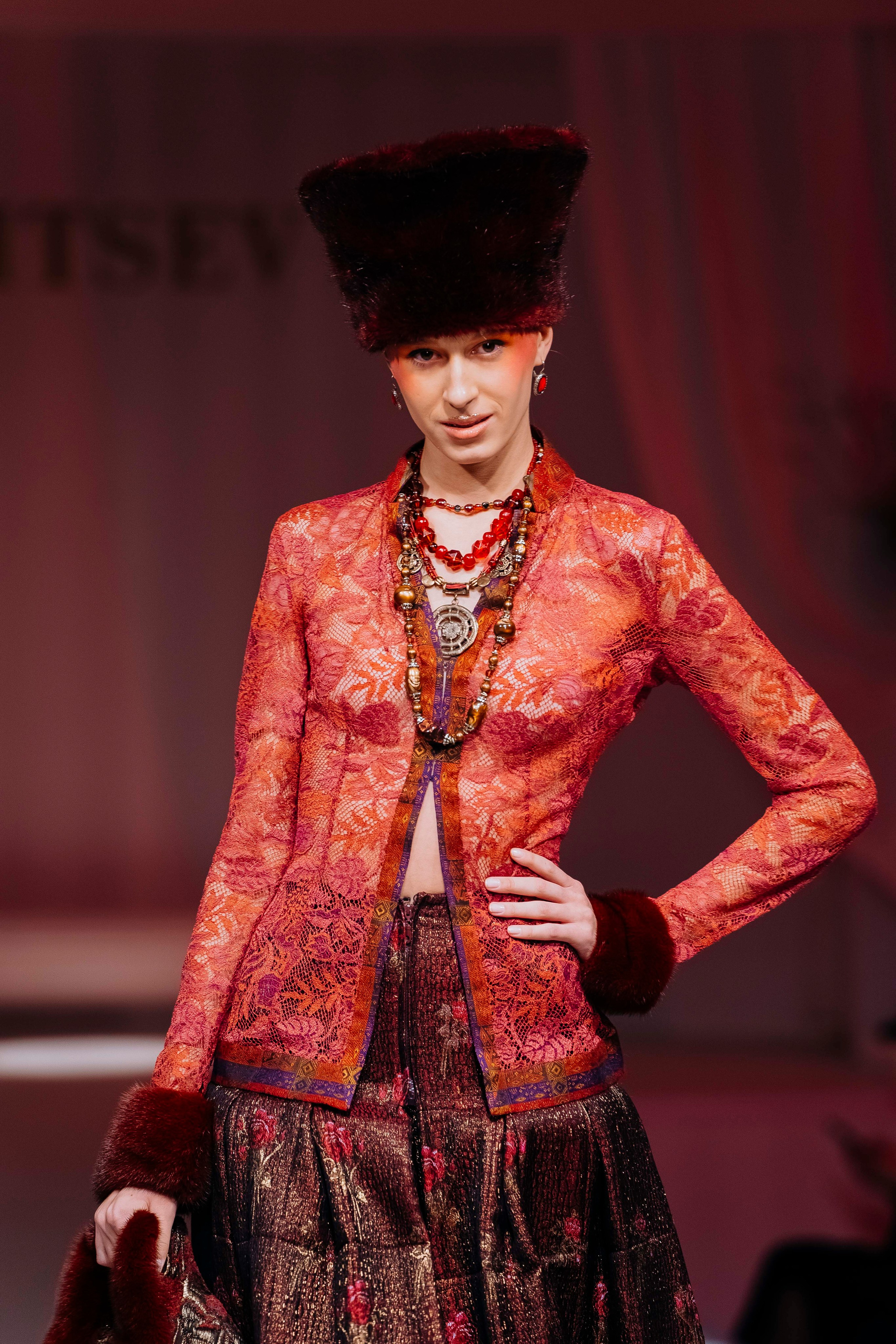 «Краски жизни» Московский Дом Моды Вячеслава Зайцева. Профессиональный портретный фотограф в Москве Владимир Глаголев