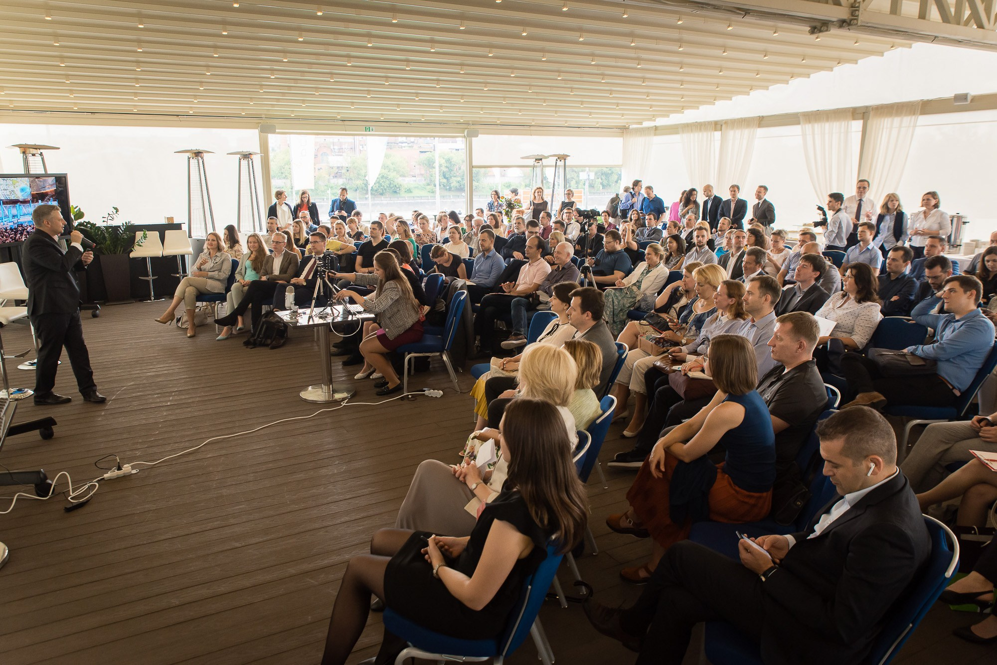 Услуги. Репортажный фотограф Денис Тихомиров. Москва
