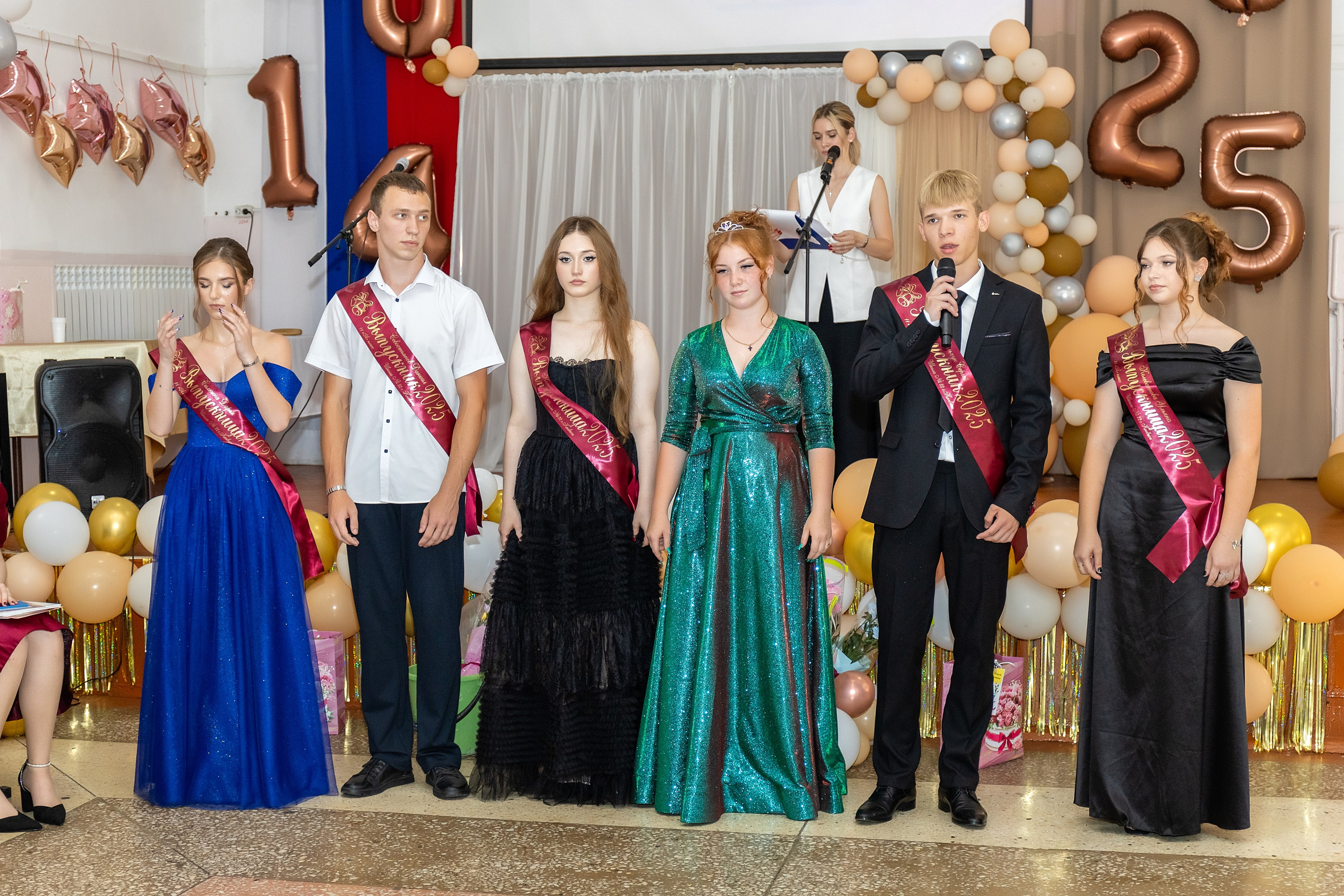 Выпускной. Школа 22, 11 класс. Стильный выпускной альбом Владивосток фотограф Вероника Мигачева