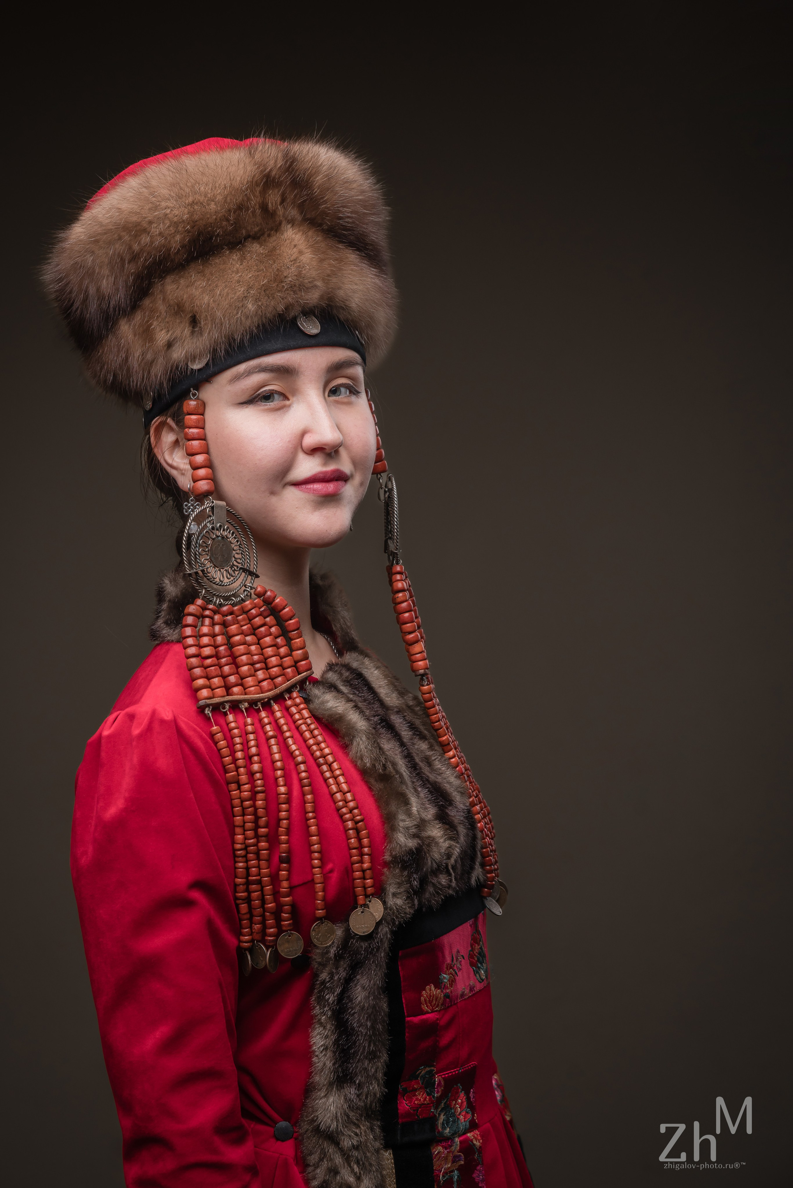 Съёмка в бурятских национальных костюмах. Семейный и свадебный фотограф в Иркутске Максим Жигалов