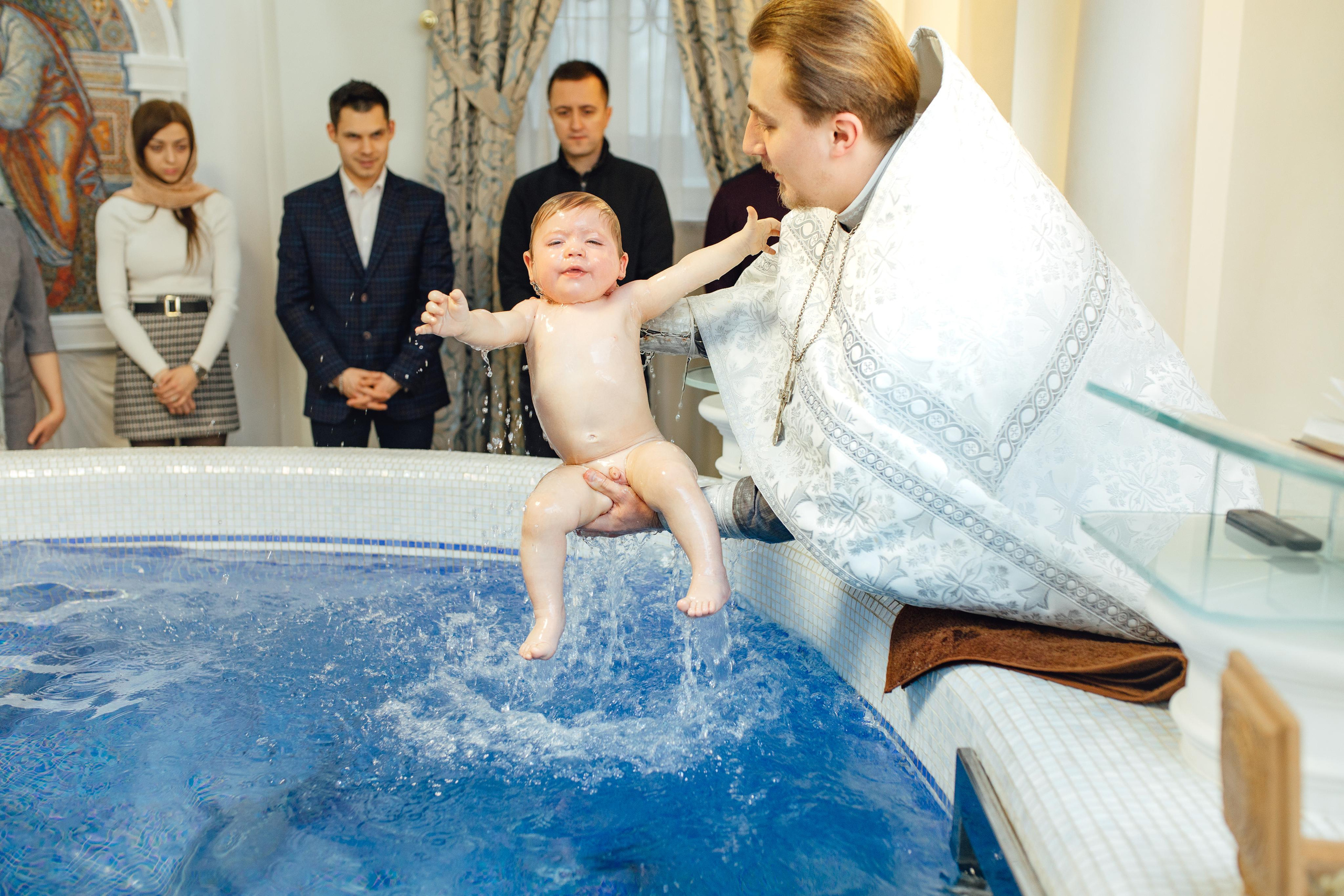 Таинство крещения Артемия, храм Святой Троиц, Минск