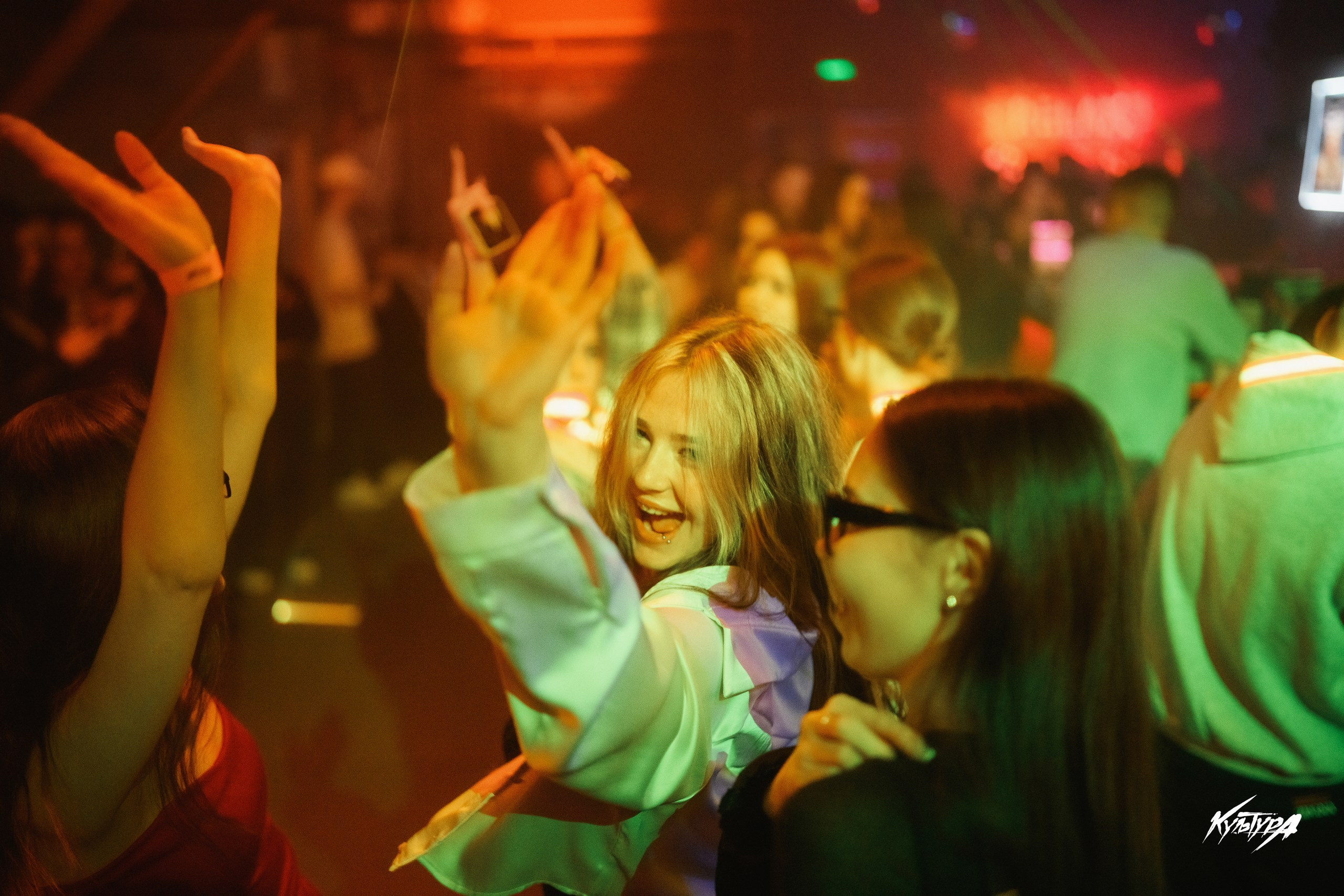 Съемка, ночнуй клуб, репортаж. Фотограф Камчатка Тимофей Тимофеенко