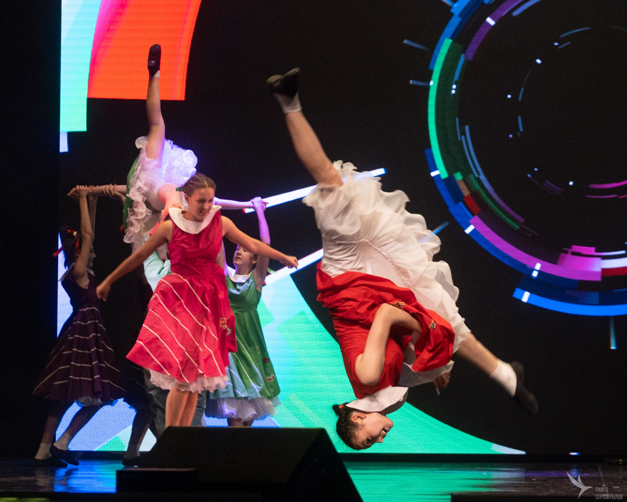 Юбилейный концерт студии эстрадного танца «Изумрудный город». Репортажный фотограф в Казани Павел Серпокрылов
