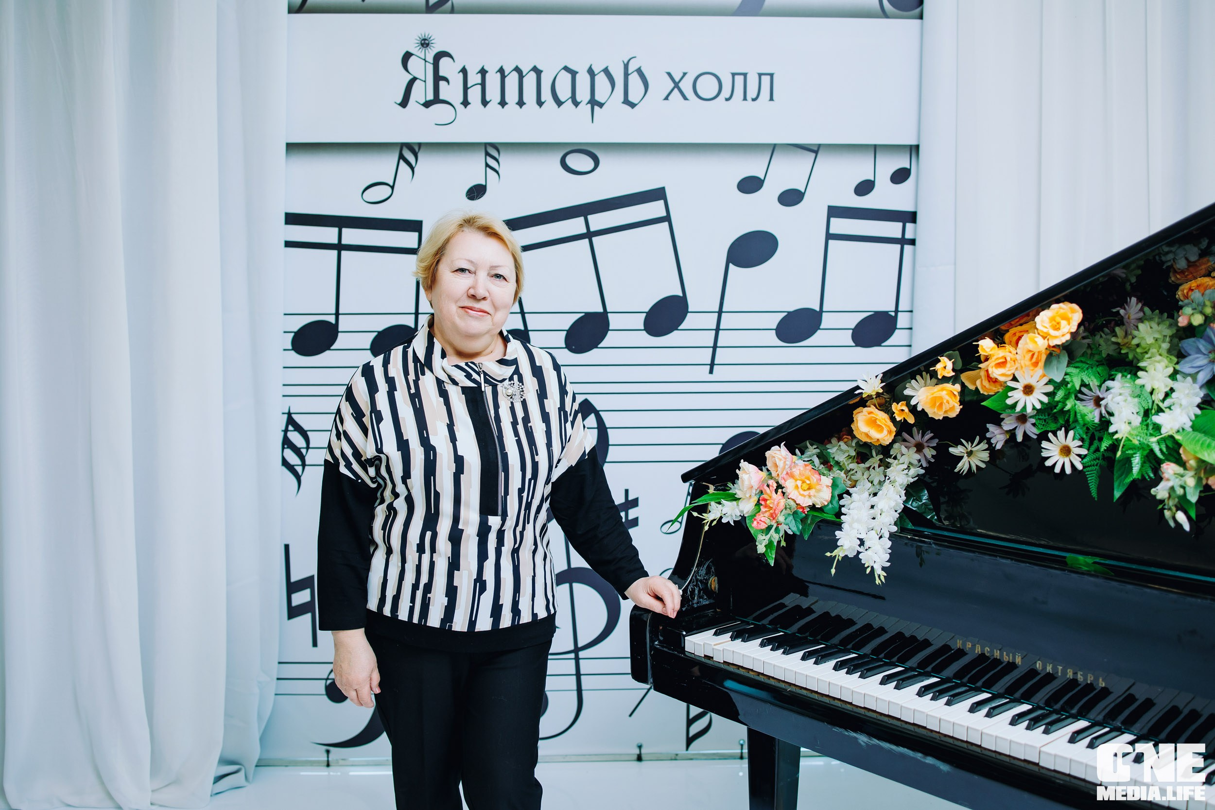 Концерт 8 марта в Янтарь холл. One Media Life: фоторепортажи, фотоотчеты с мероприятий и заведений