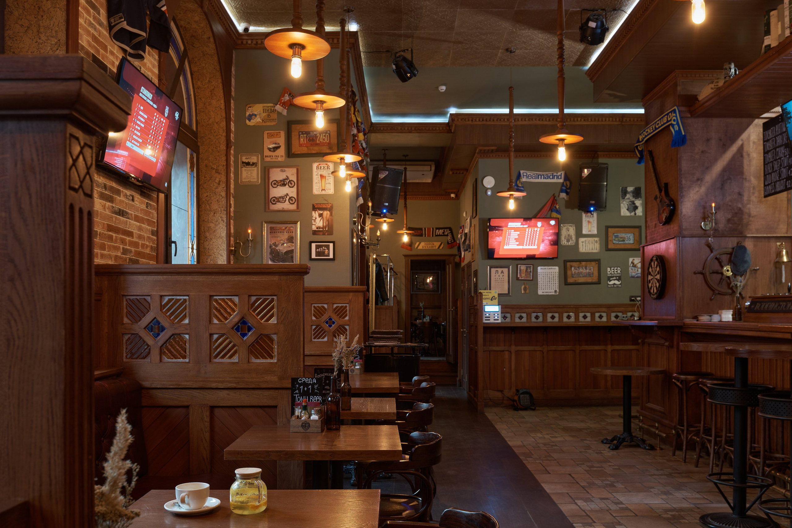 The Tony Pub. Абросимов Лев интерьерный и архитектурный фотограф