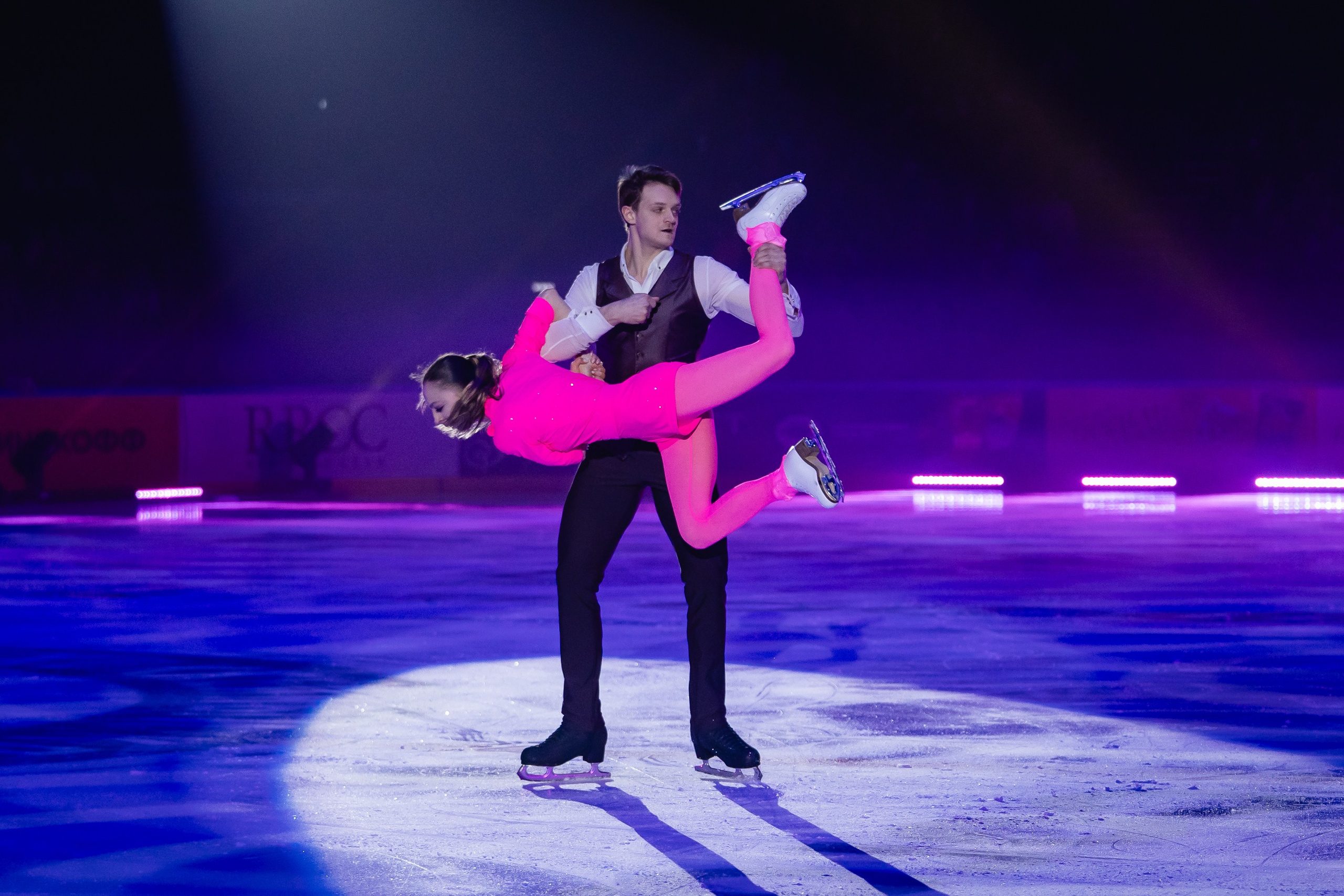 Шоу «Чемпионы на льду» в Новосибирске. Воробьева Ксения — Спортивный и танцевальный фотограф Новосибирск