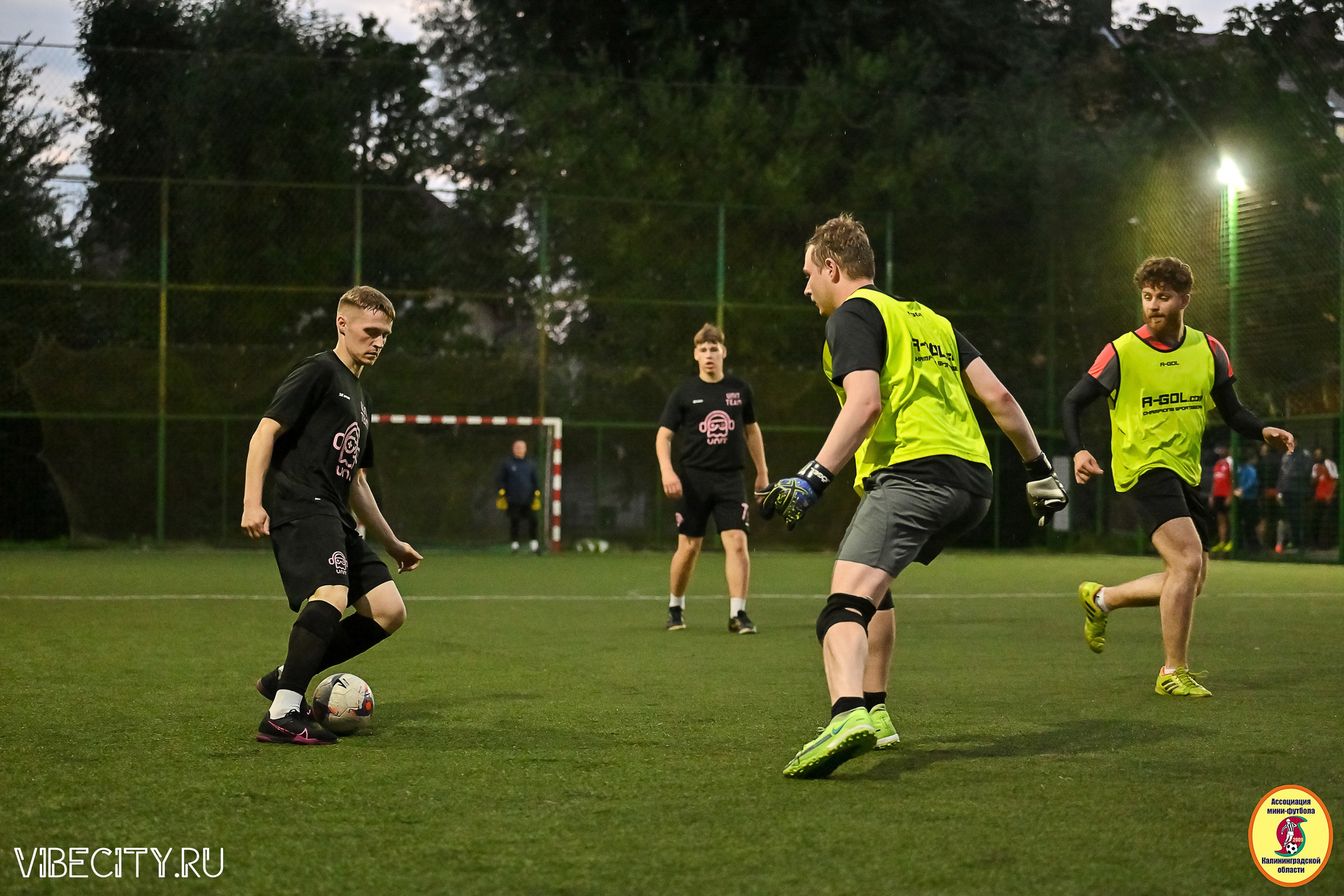 ИГРЫ МИНИ-ФУТБОЛЬНОЙ И КОРПОРАТИВНОЙ ЛИГИ. VIBECITY.RU Вайб Сити Ру Фоторепортажи Фотоотчеты Калининград