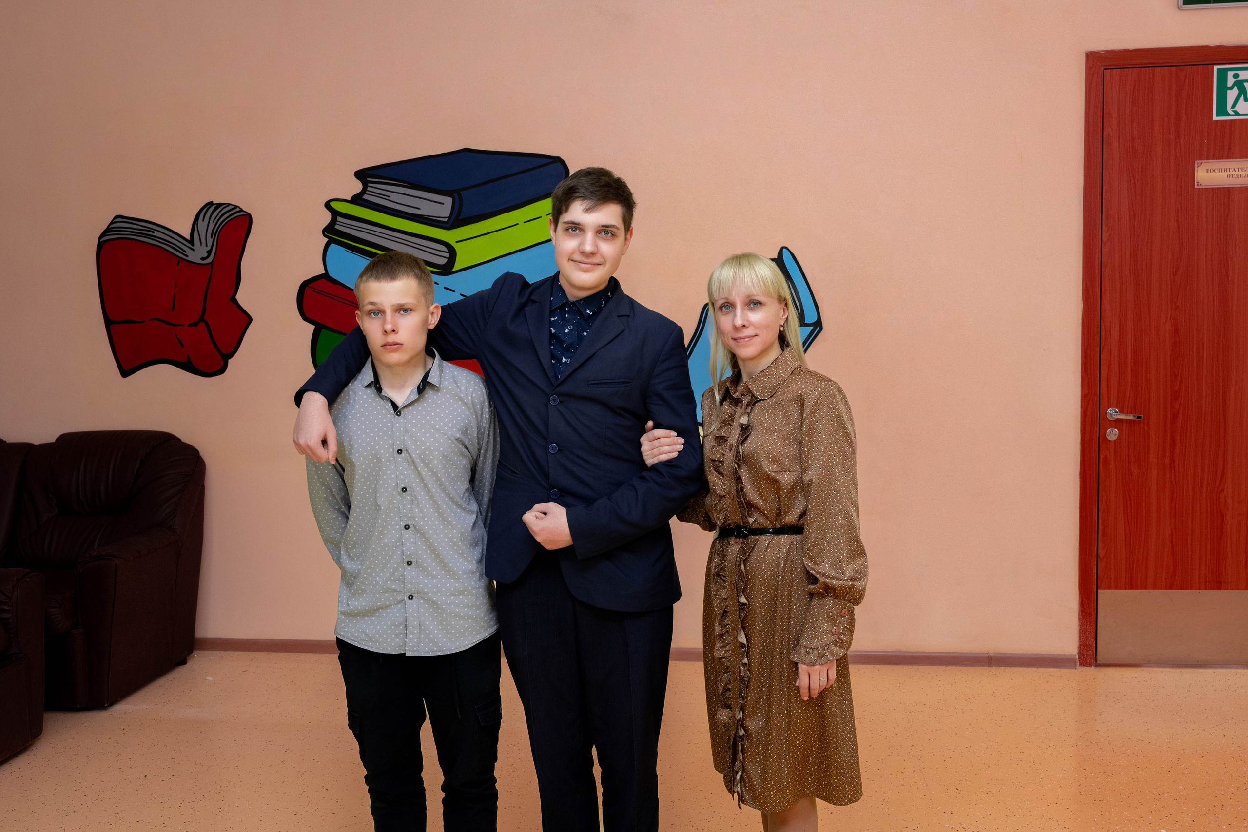 Школа № 34 Пример фотосессии на улице. Выпускные альбомы в Подольске Москве и МО