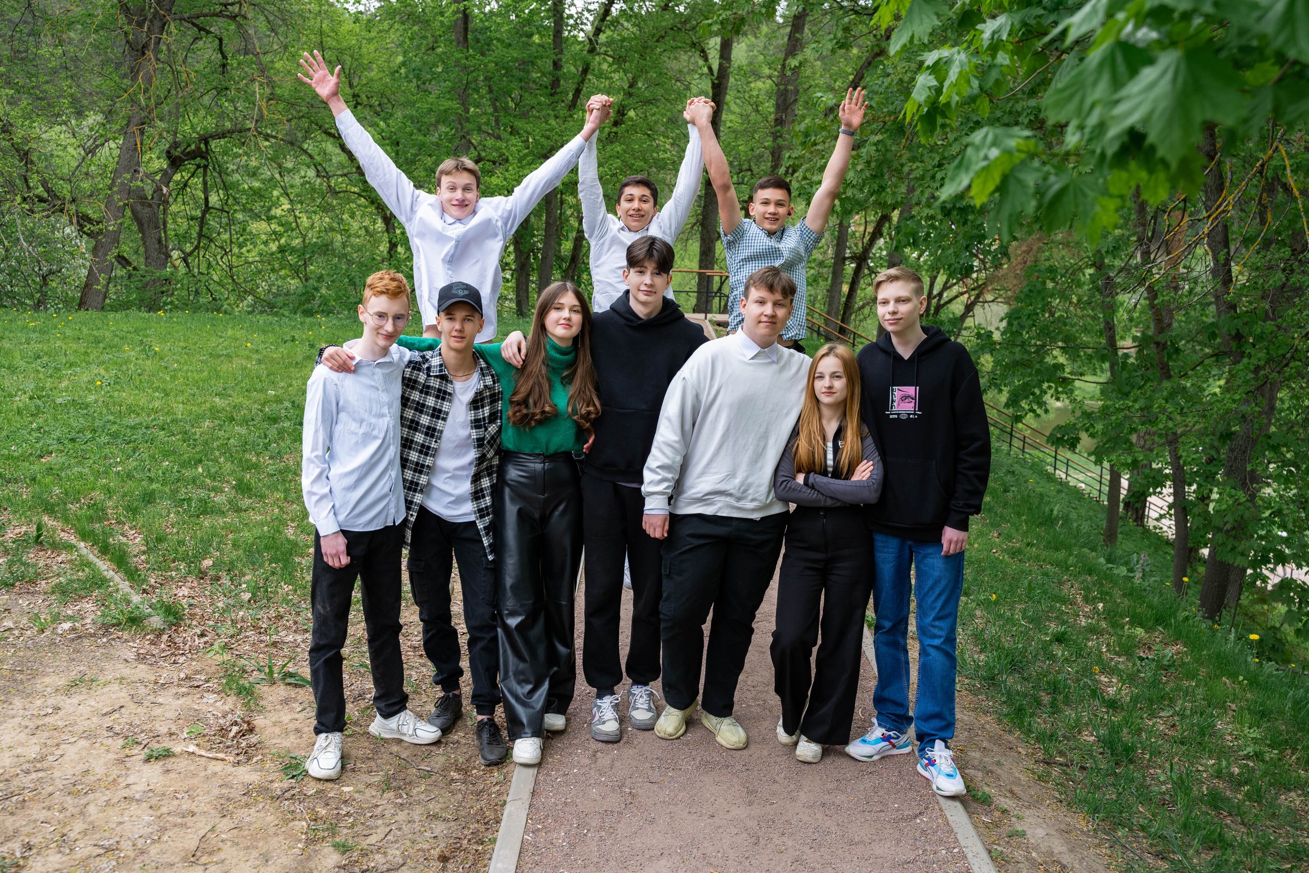 Школа № 34 Пример фотосессии на улице. Выпускные альбомы в Подольске Москве и МО