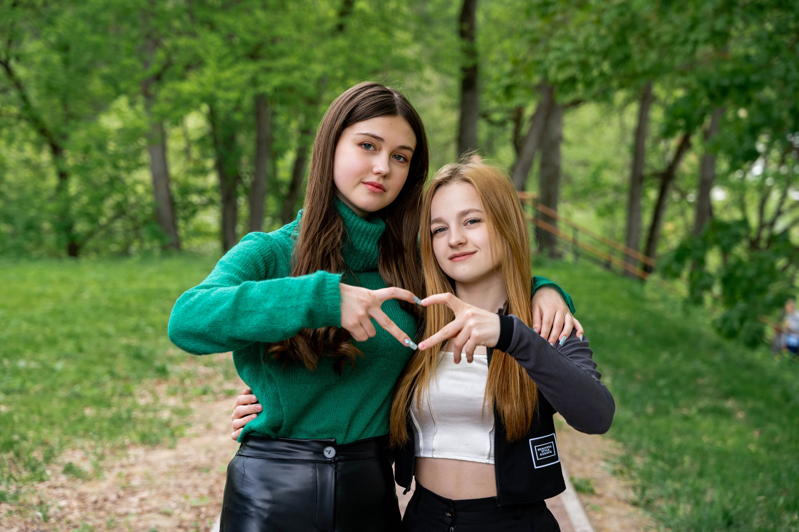 Школа № 34 Пример фотосессии на улице. Выпускные альбомы в Подольске Москве и МО