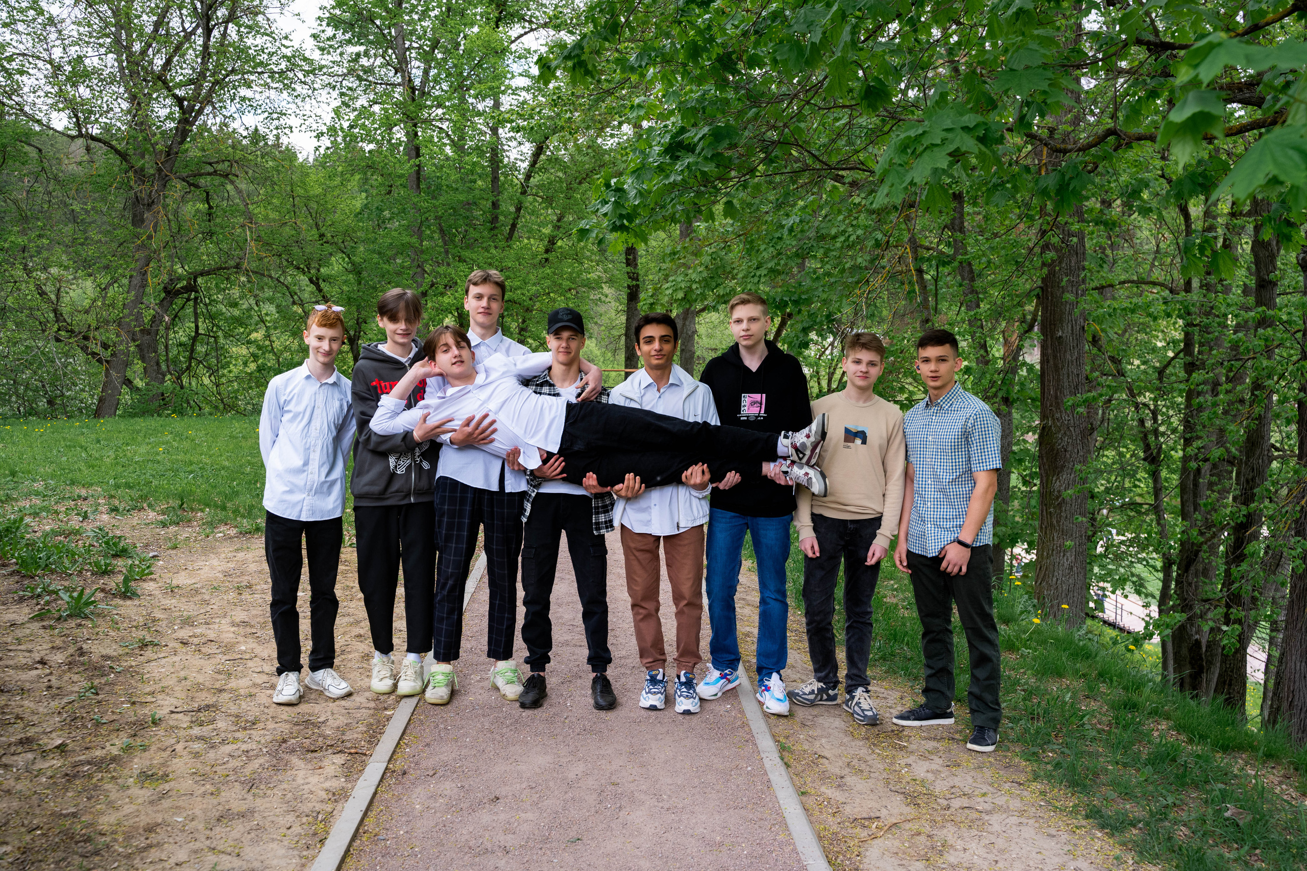 Школа № 34 Пример фотосессии на улице. Выпускные альбомы в Подольске Москве и МО