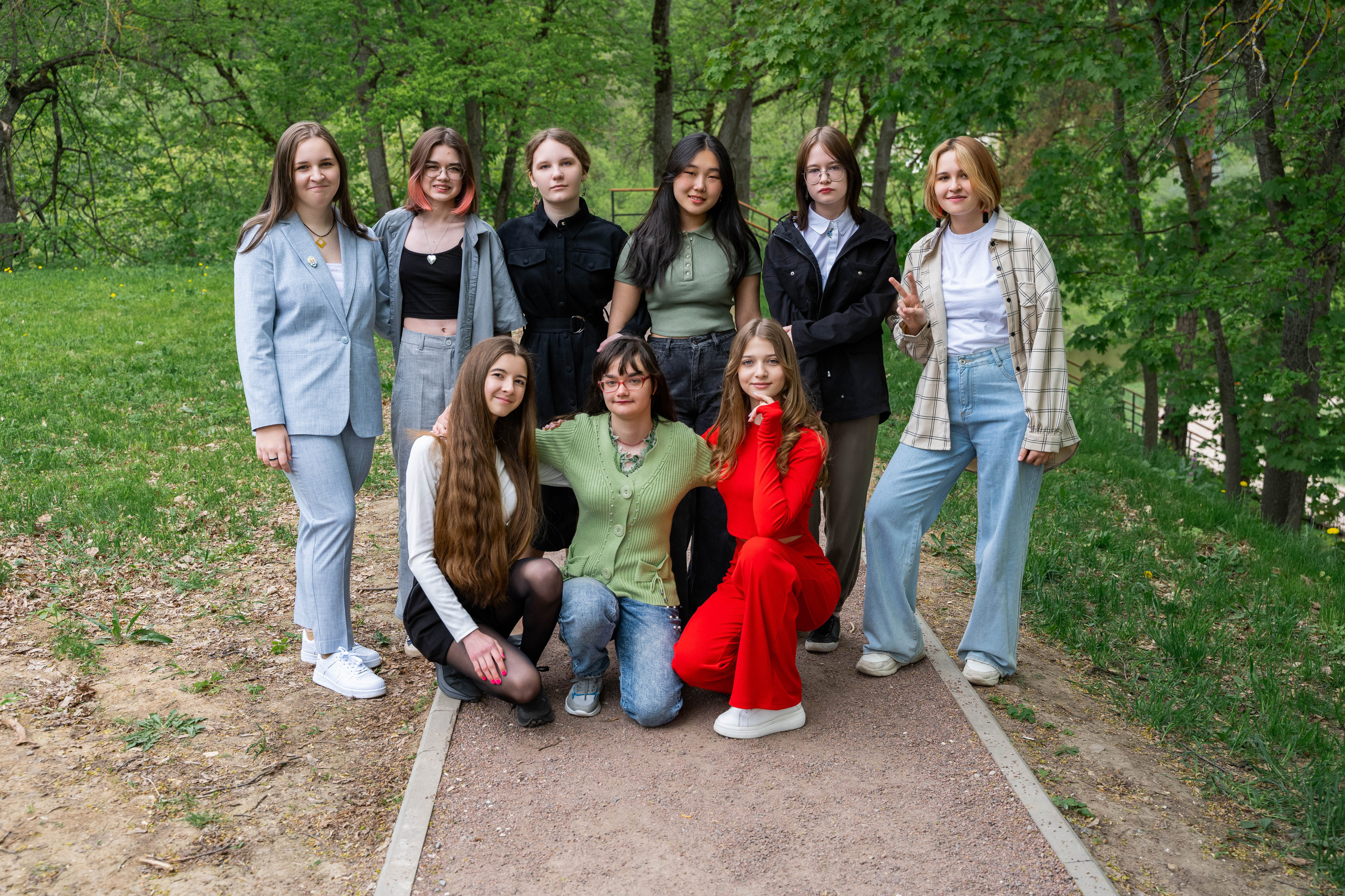 Школа № 34 Пример фотосессии на улице. Выпускные альбомы в Подольске Москве и МО