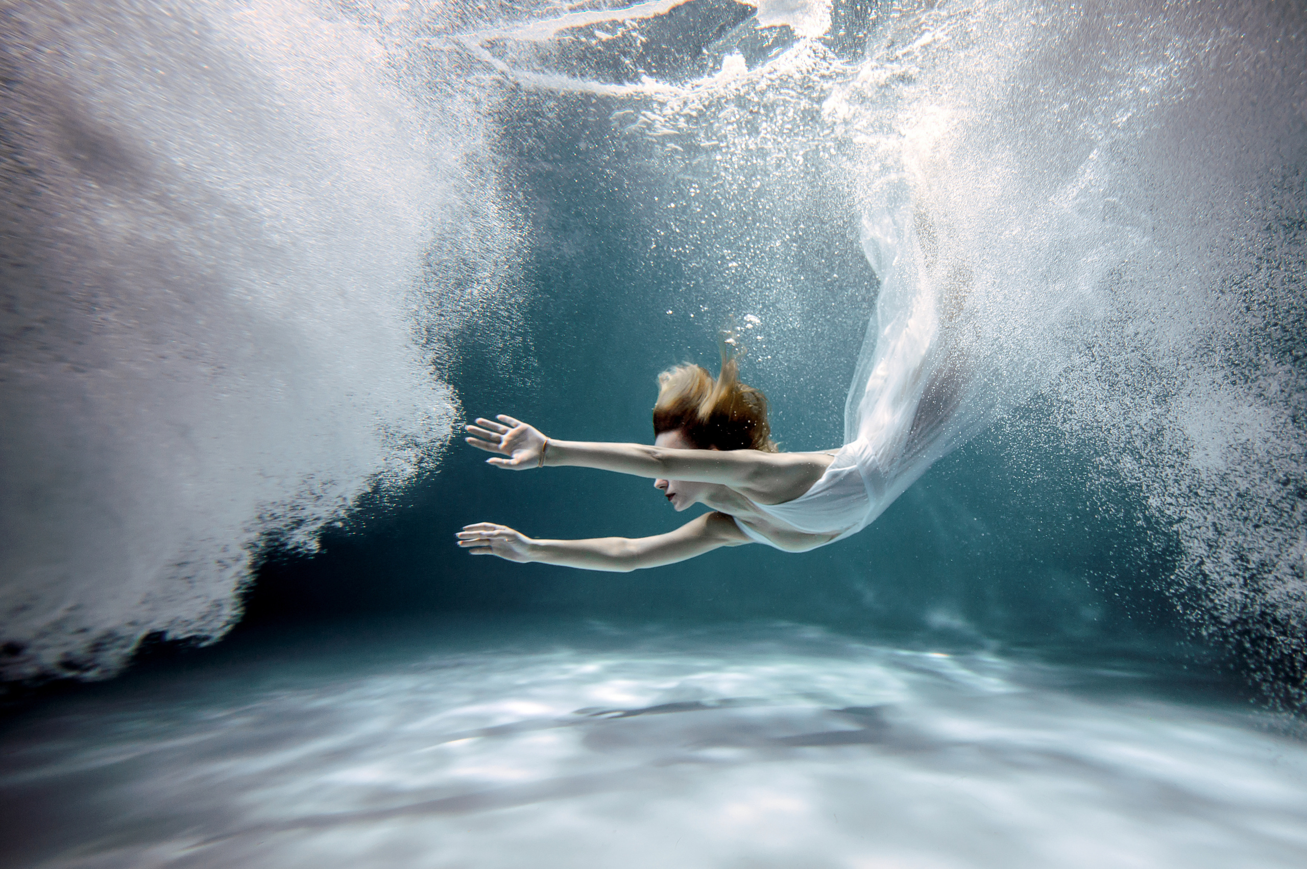 Подводная фотосессия в Москве. Свадебный и семейный фотограф Виктория Носачёва. Щелково, Москва и МО