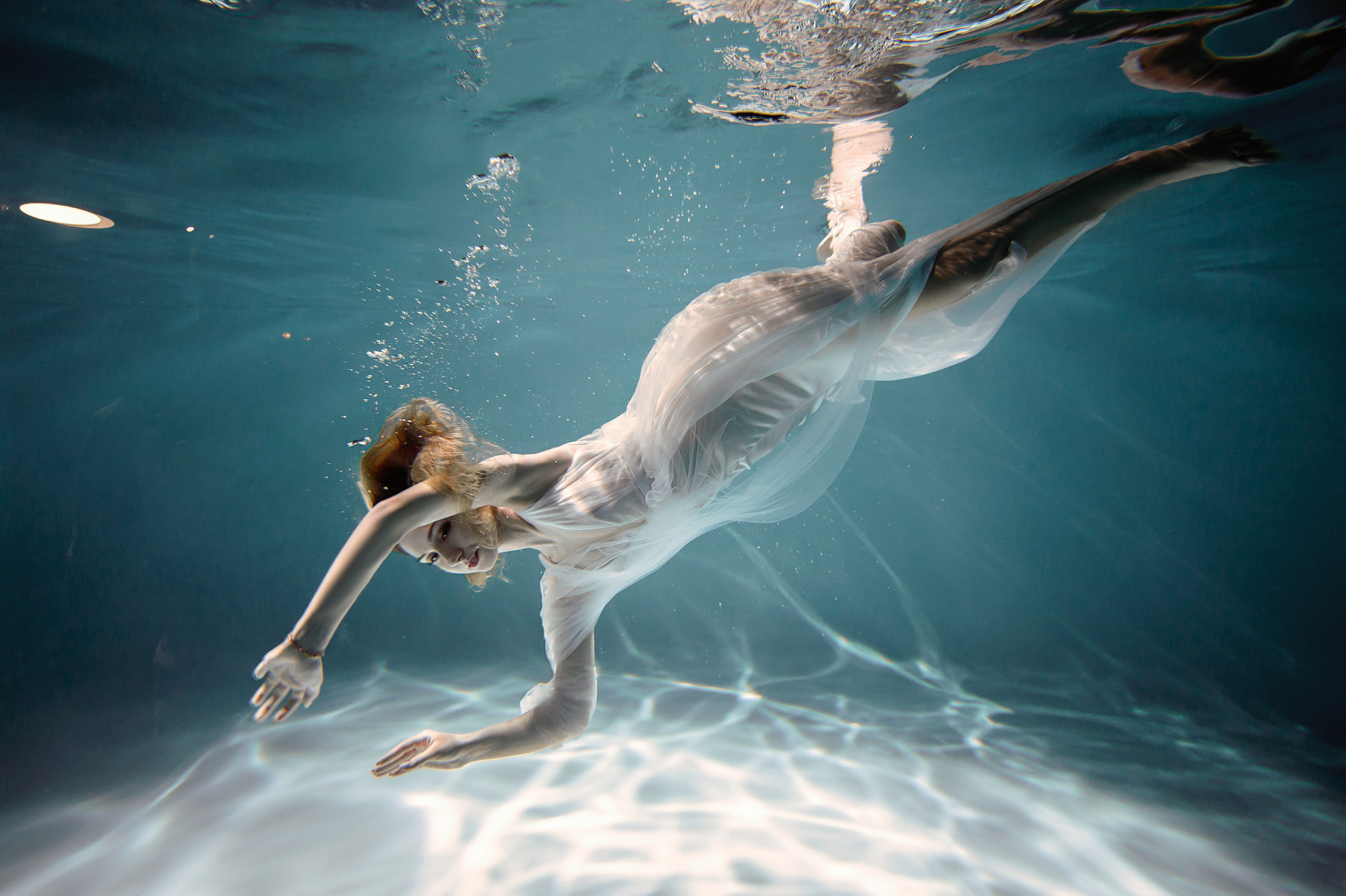 Подводная фотосессия в Москве. Свадебный и семейный фотограф Виктория Носачёва. Щелково, Москва и МО