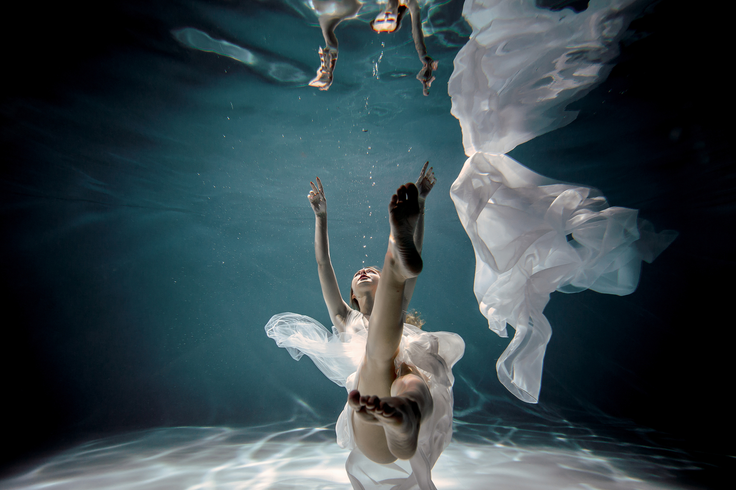 Подводная фотосессия в Москве. Свадебный и семейный фотограф Виктория Носачёва. Щелково, Москва и МО