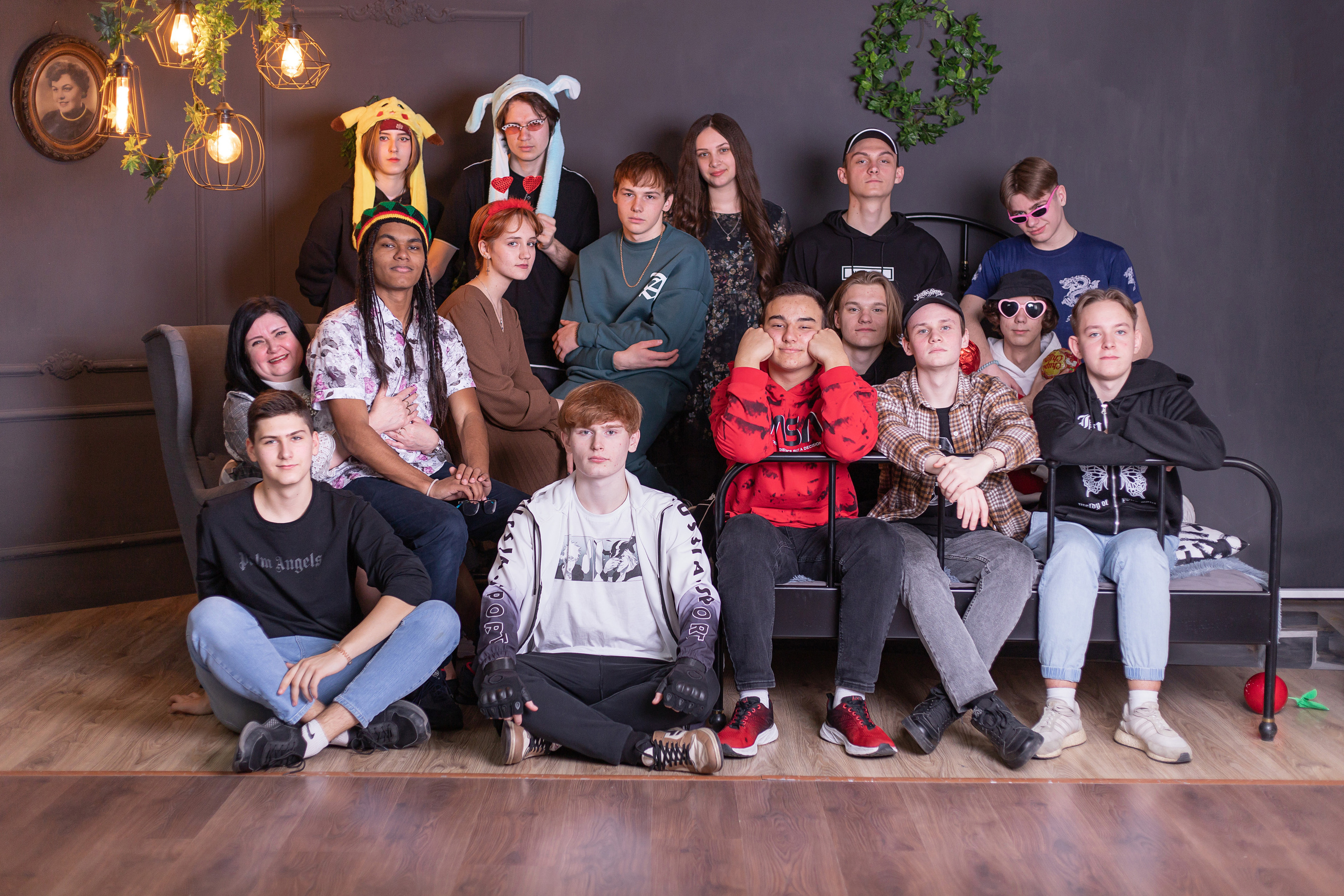 Фотосессия в шахтах школьников в студии. Выпускной альбом Шахты Ростов