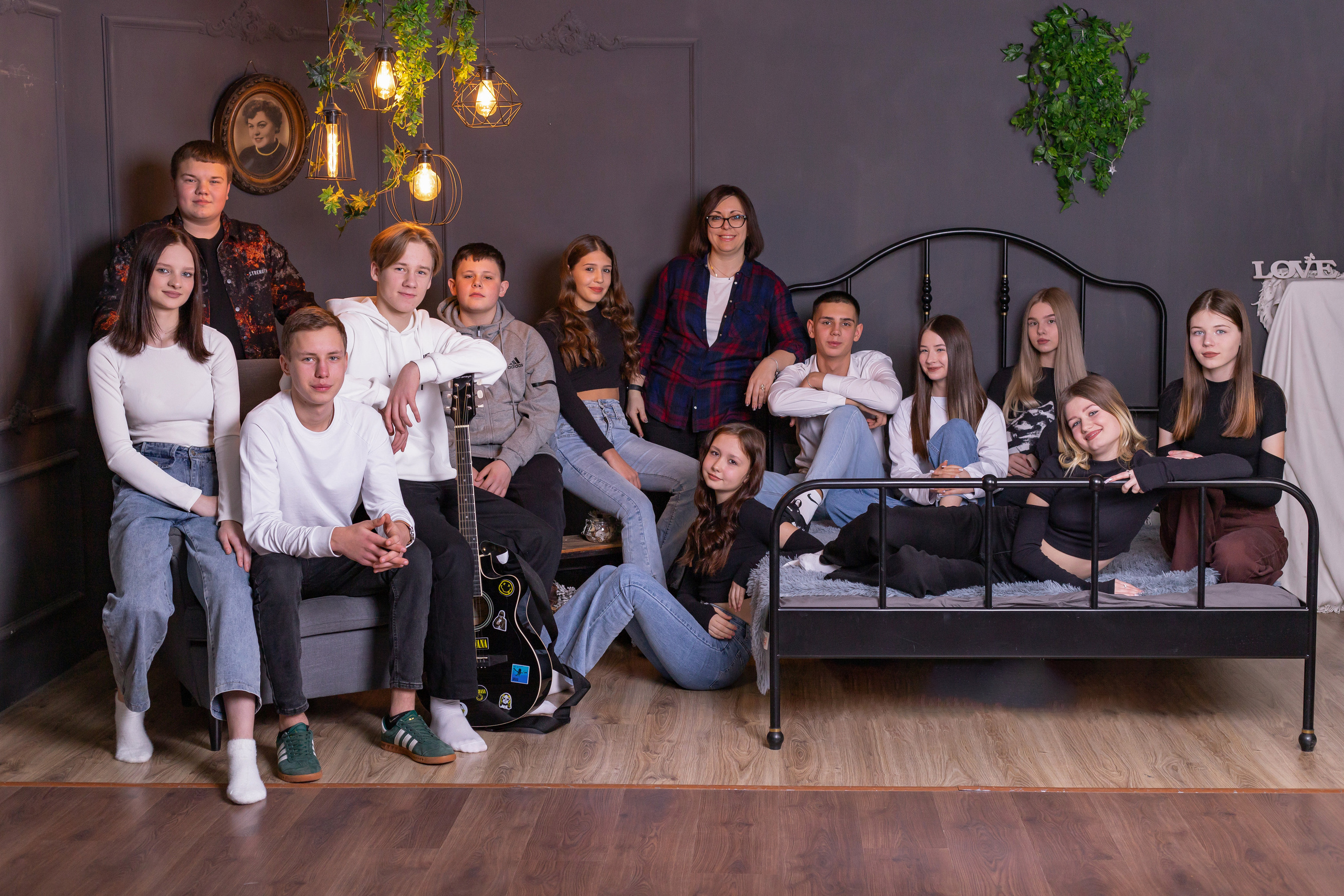 Школьная фотосессия в зимней студии г. Шахты. Выпускной альбом Шахты Ростов