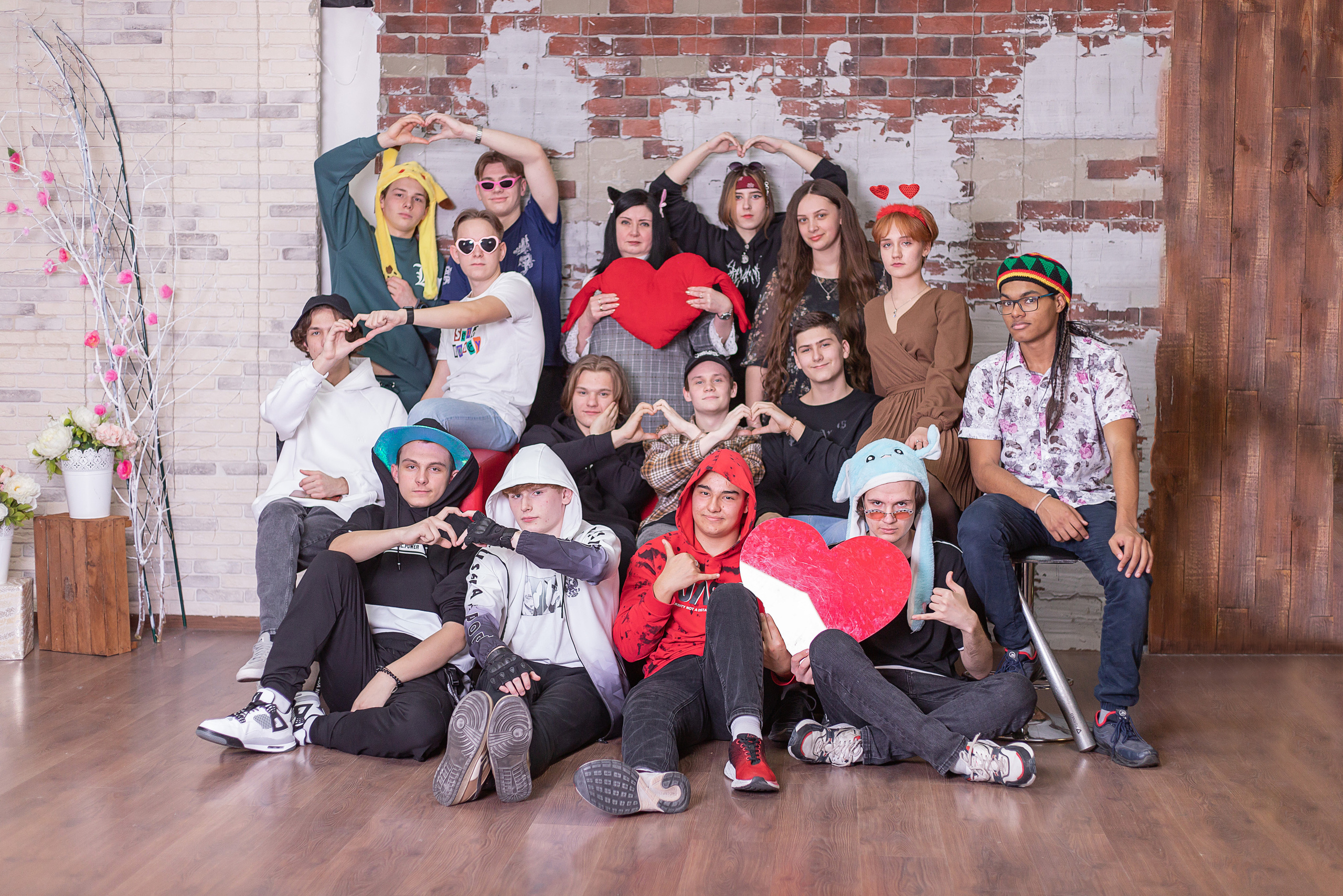 Фотосессия в шахтах школьников в студии. Выпускной альбом Шахты Ростов