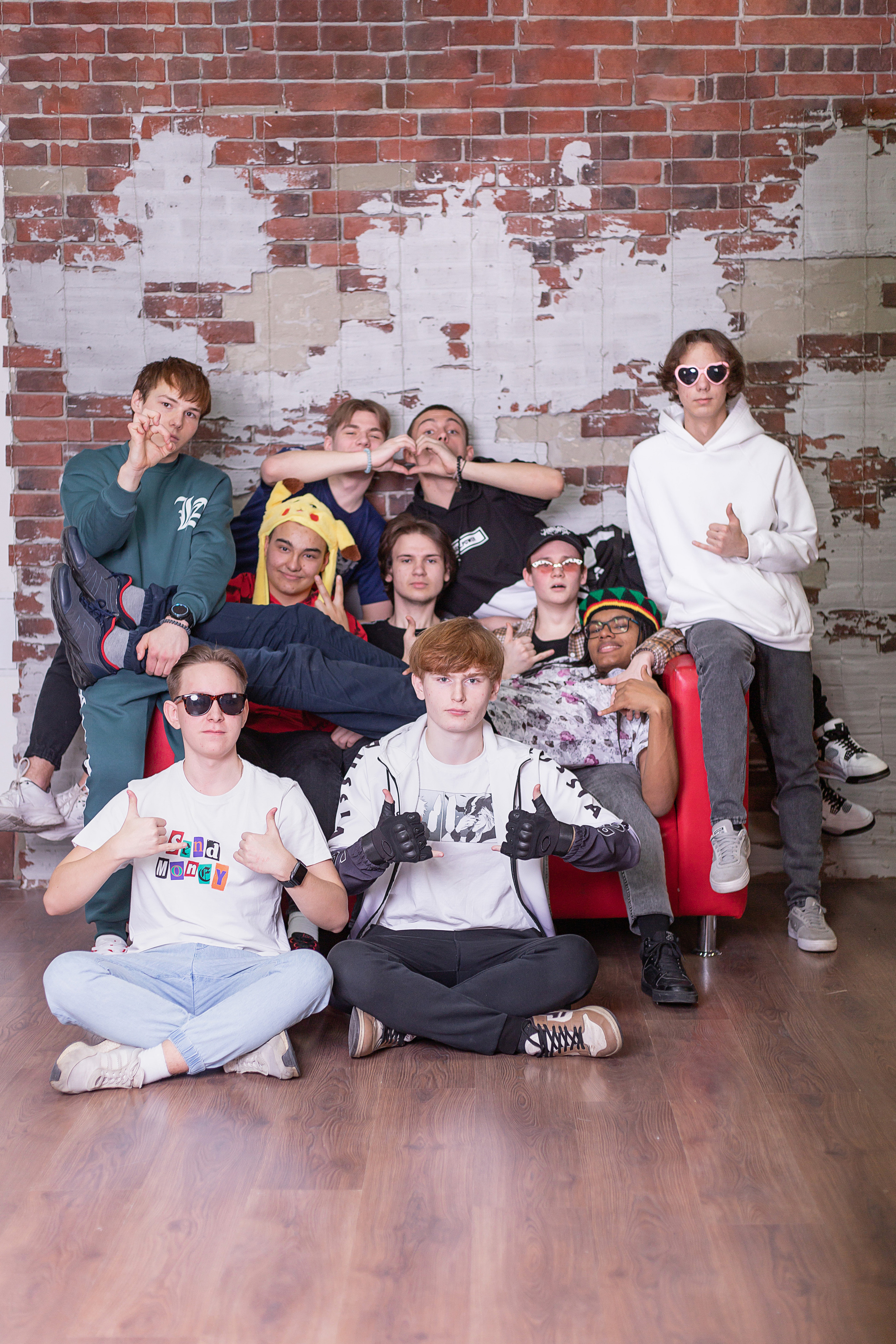 Фотосессия в шахтах школьников в студии. Выпускной альбом Шахты Ростов