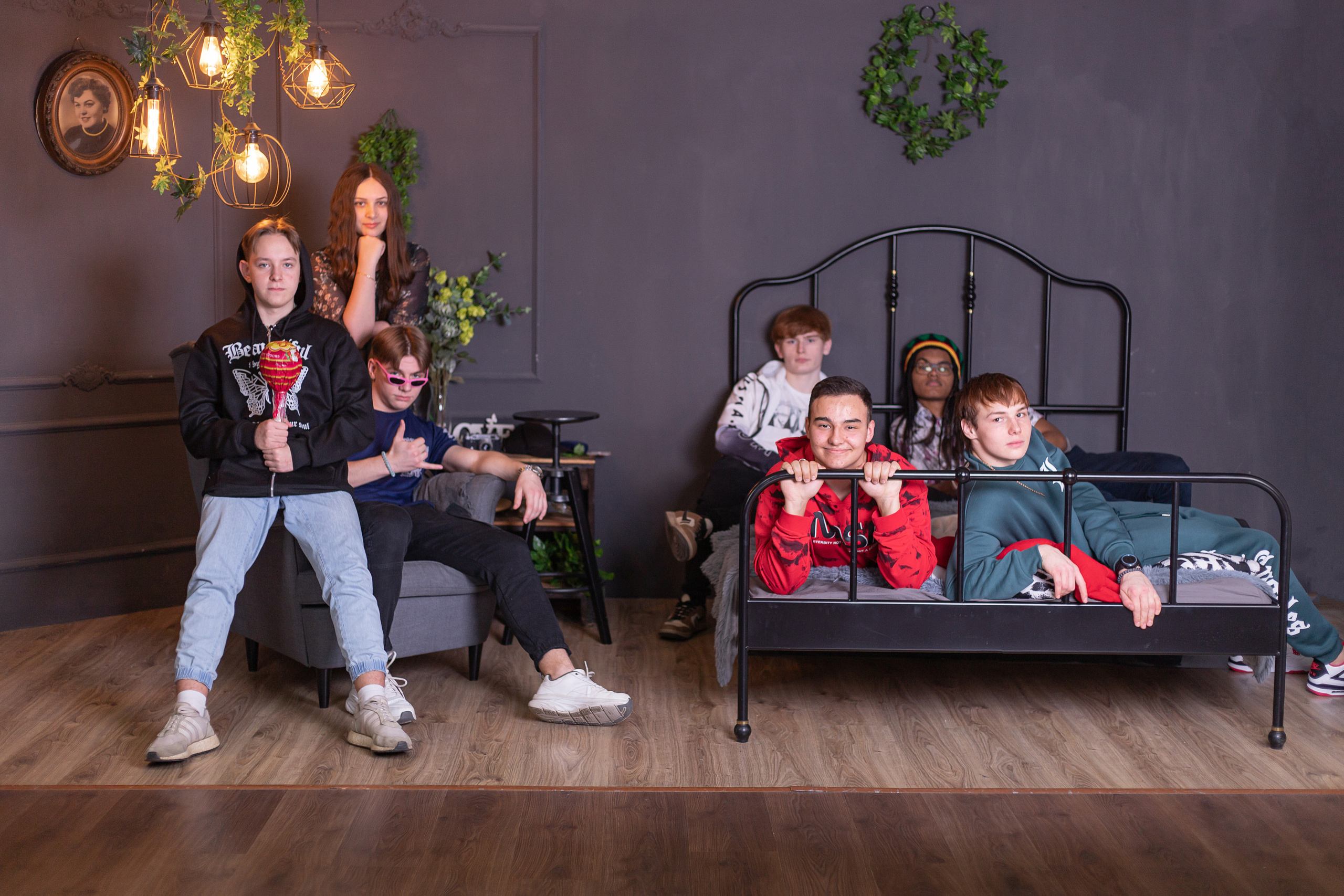 Фотосессия в шахтах школьников в студии. Выпускной альбом Шахты Ростов